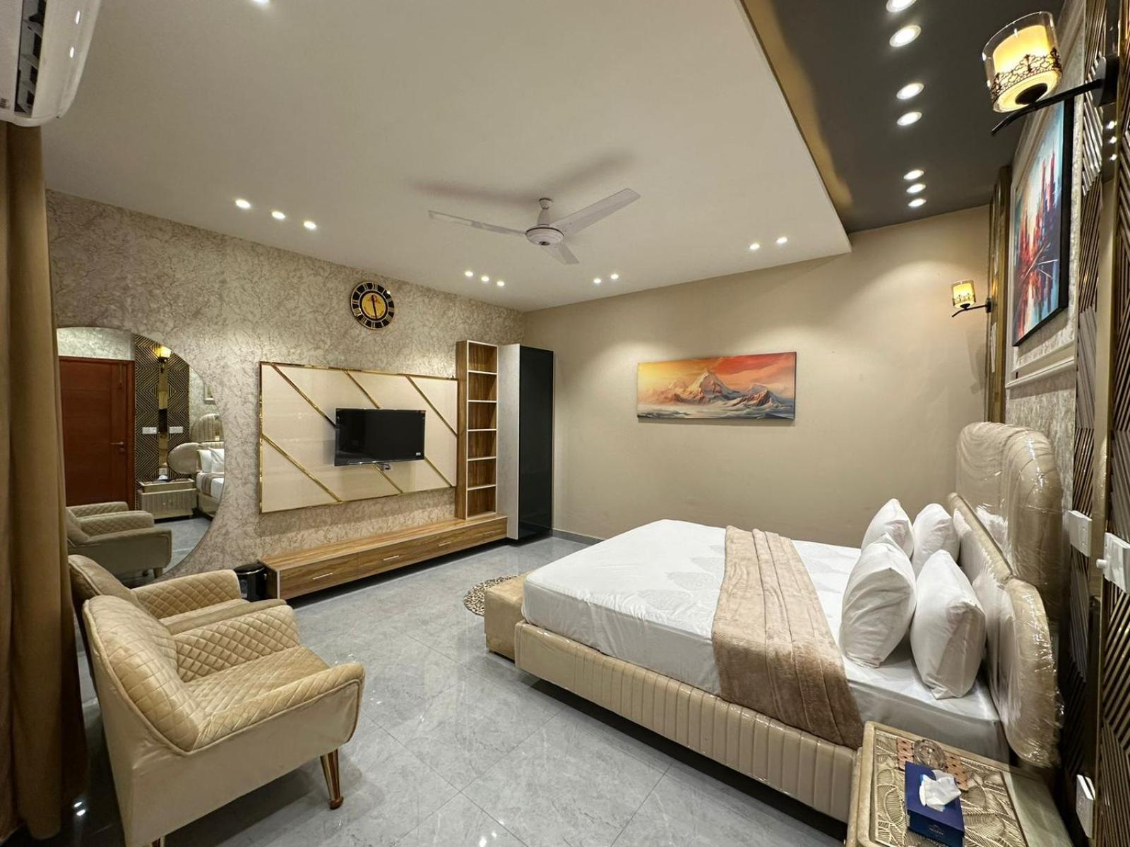 Deluxe Double Room photo 2