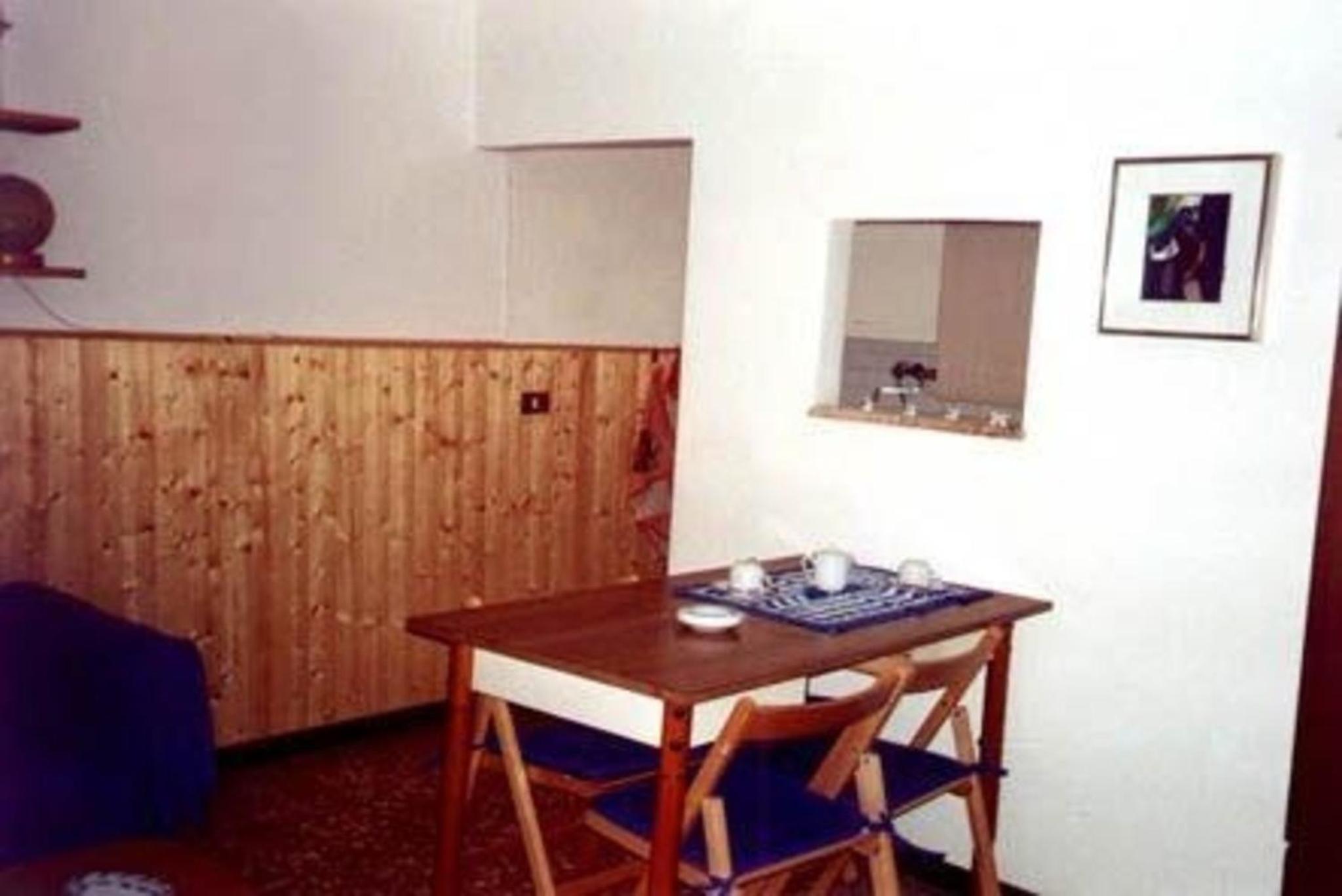 Apartment photo 2