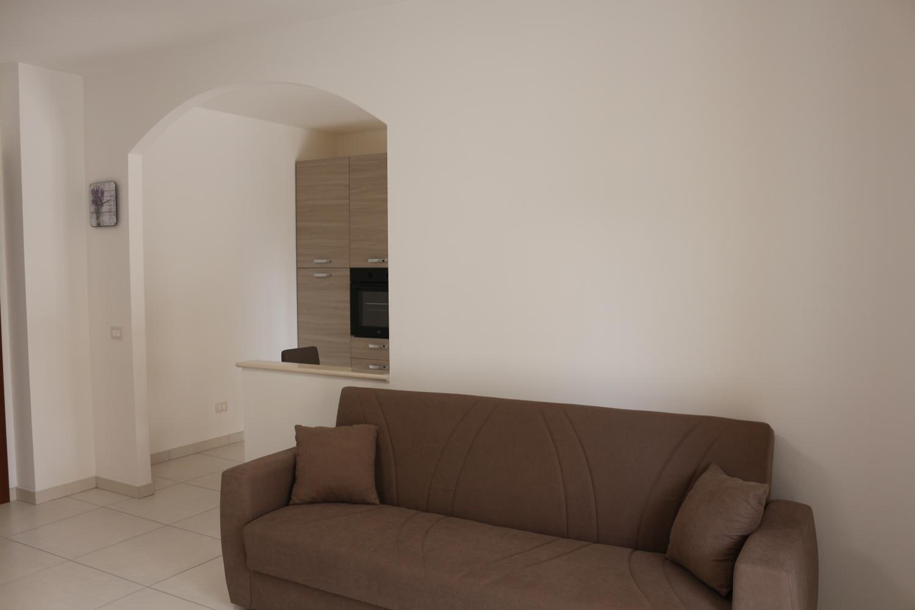One-Bedroom Apartment photo 1