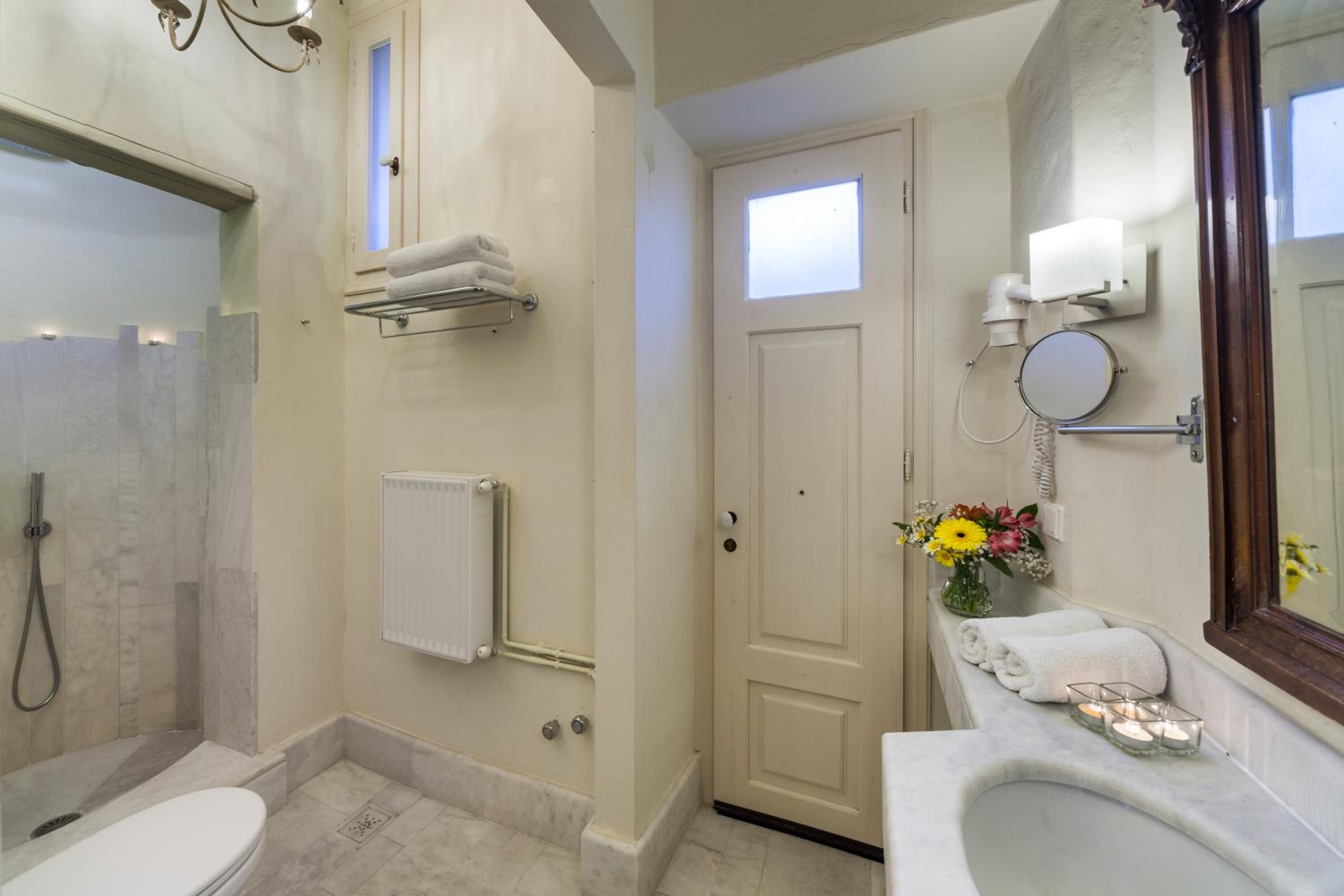 Superior Double Room (Cozy Alley Building) - Photo 4