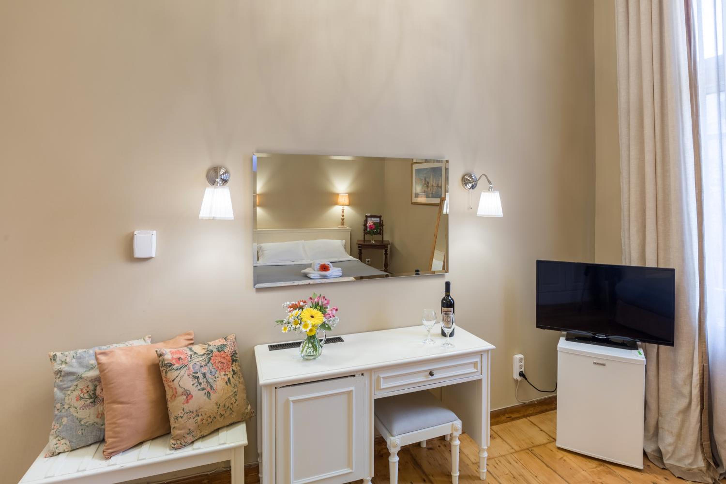 Superior Double Room (Cozy Alley Building) - Photo 2