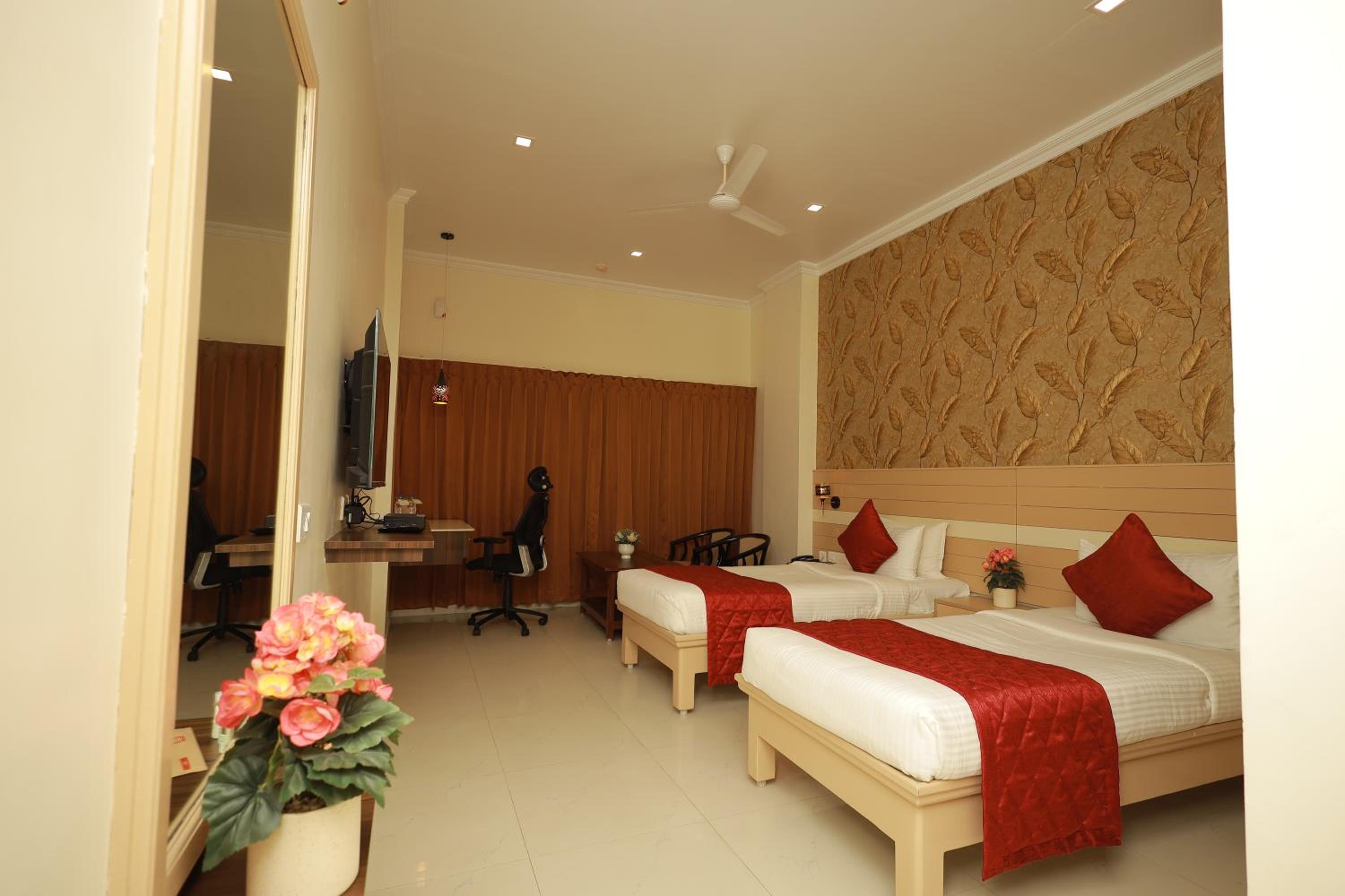 Large Double or Twin Room photo 1
