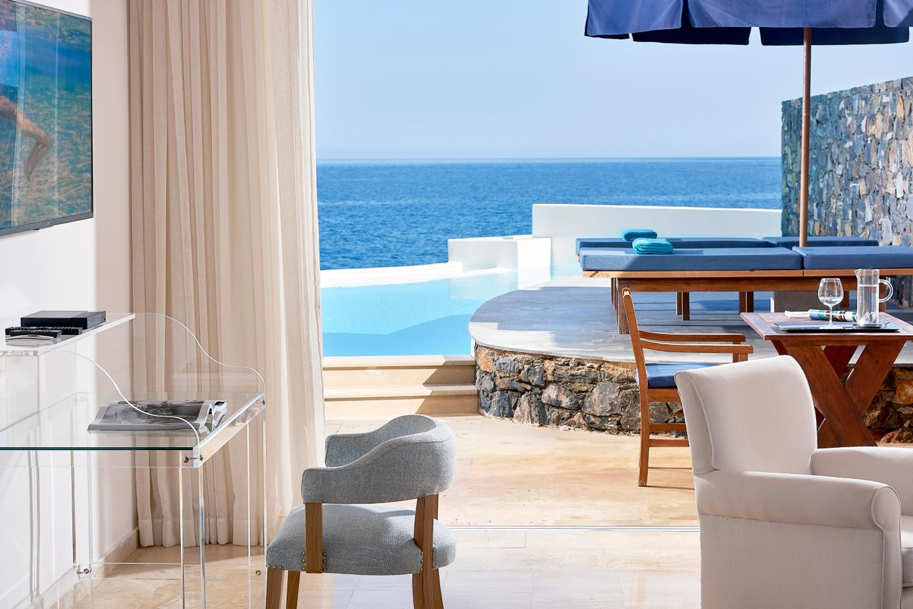 Club Studio Private Pool - Seafront