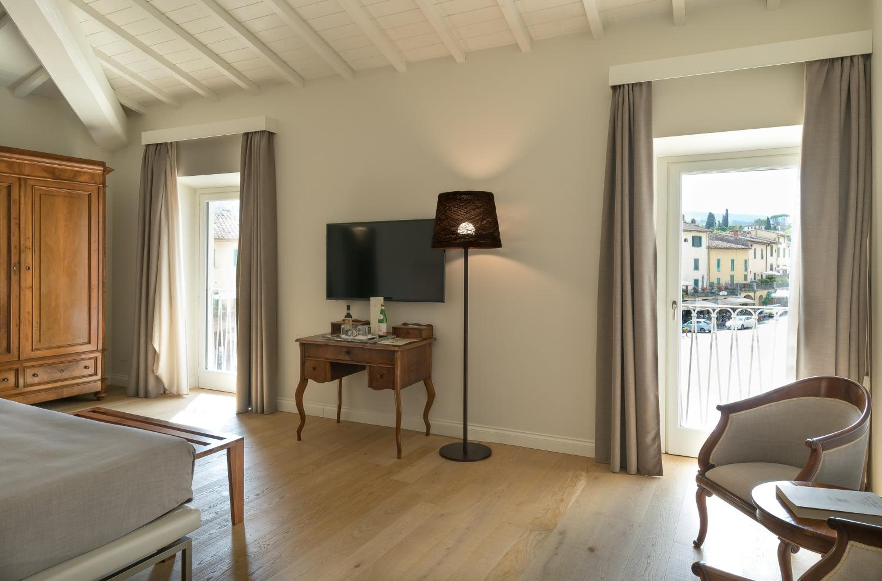 Superior Suite with Matteotti Square view photo 3