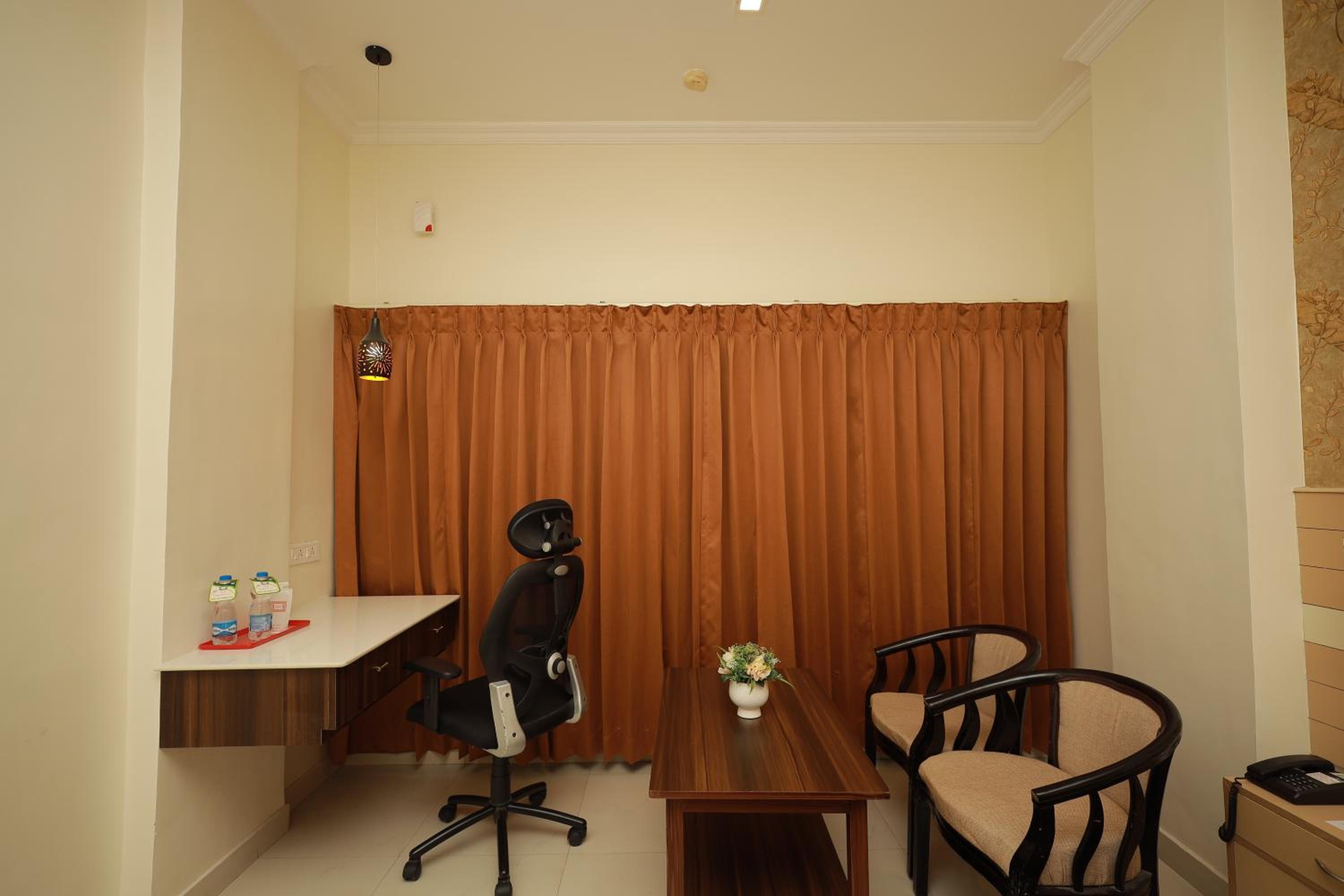 Large Double or Twin Room photo 3