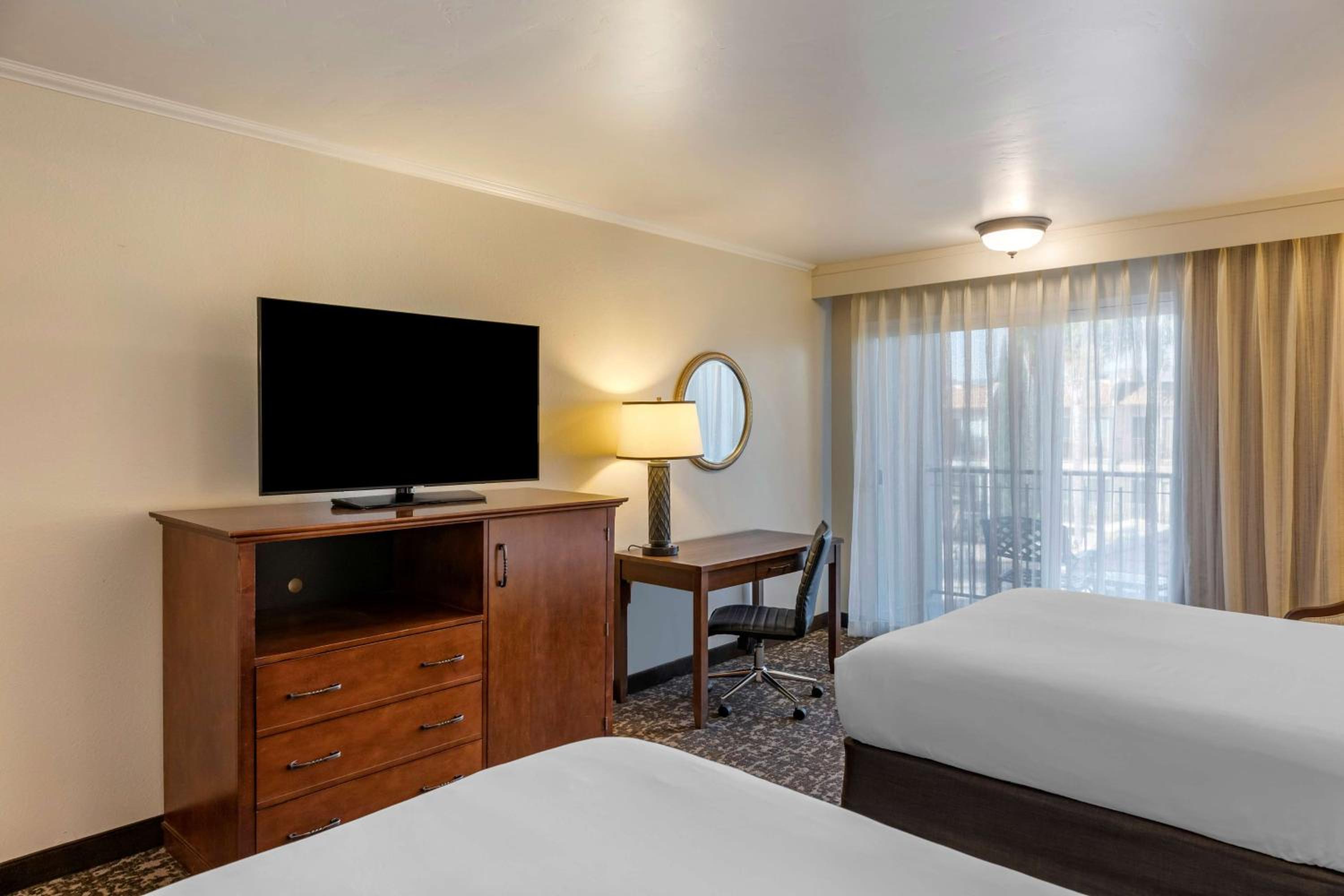 Queen Room with Two Queen Beds with Balcony & Pool View photo 3