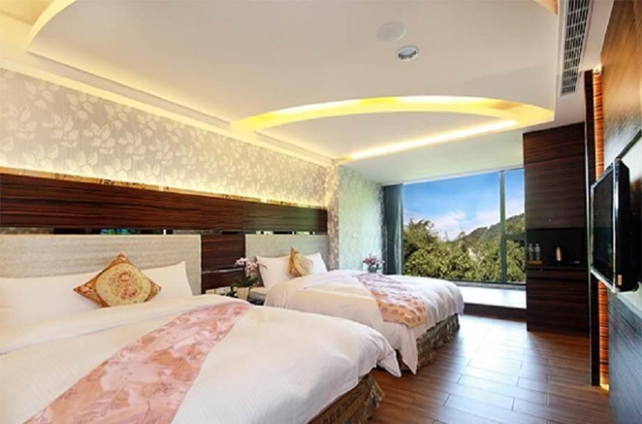 Quadruple Room with Mountain View photo 3