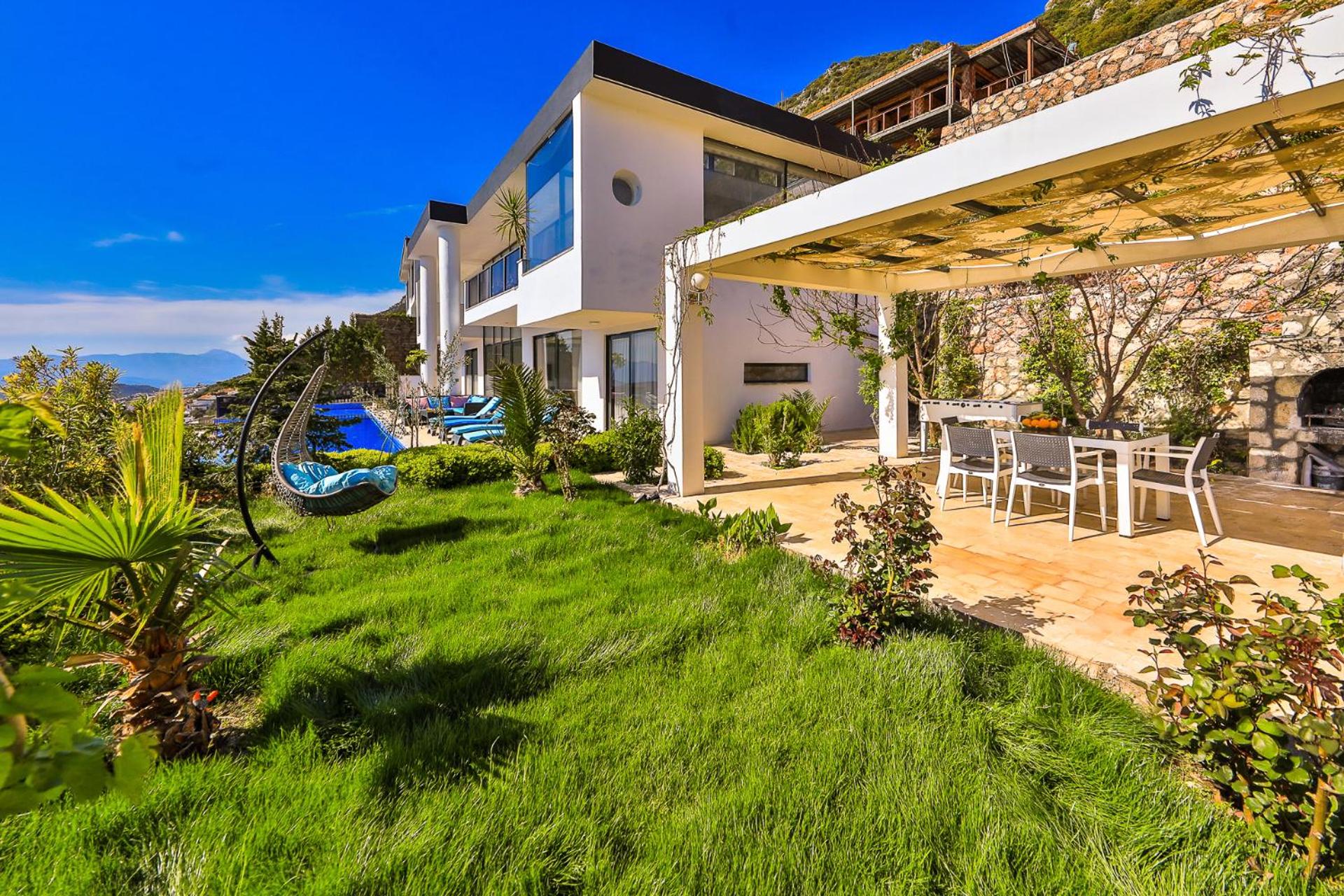 Villa With Private Pool photo 2