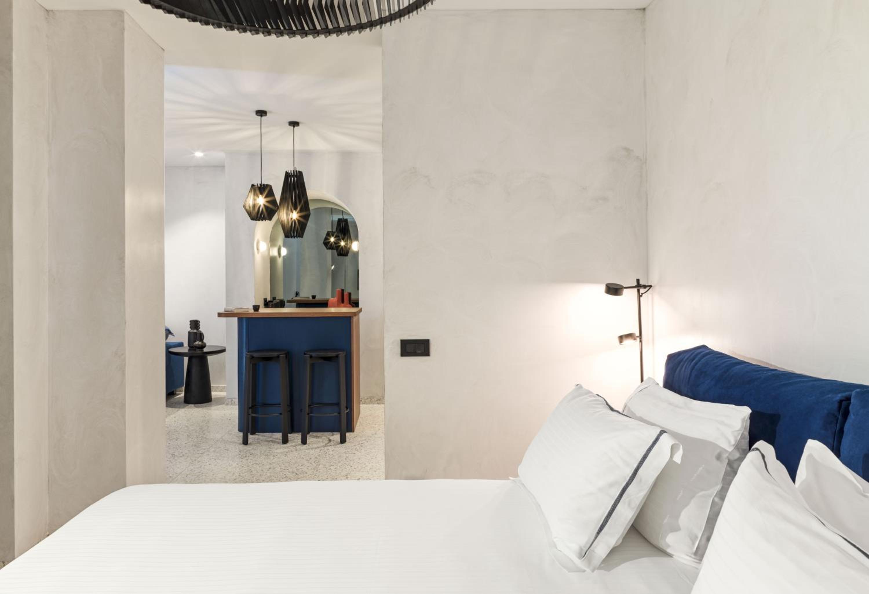  Alcove Villa with Private Pool and Outdoor Jetted Tub