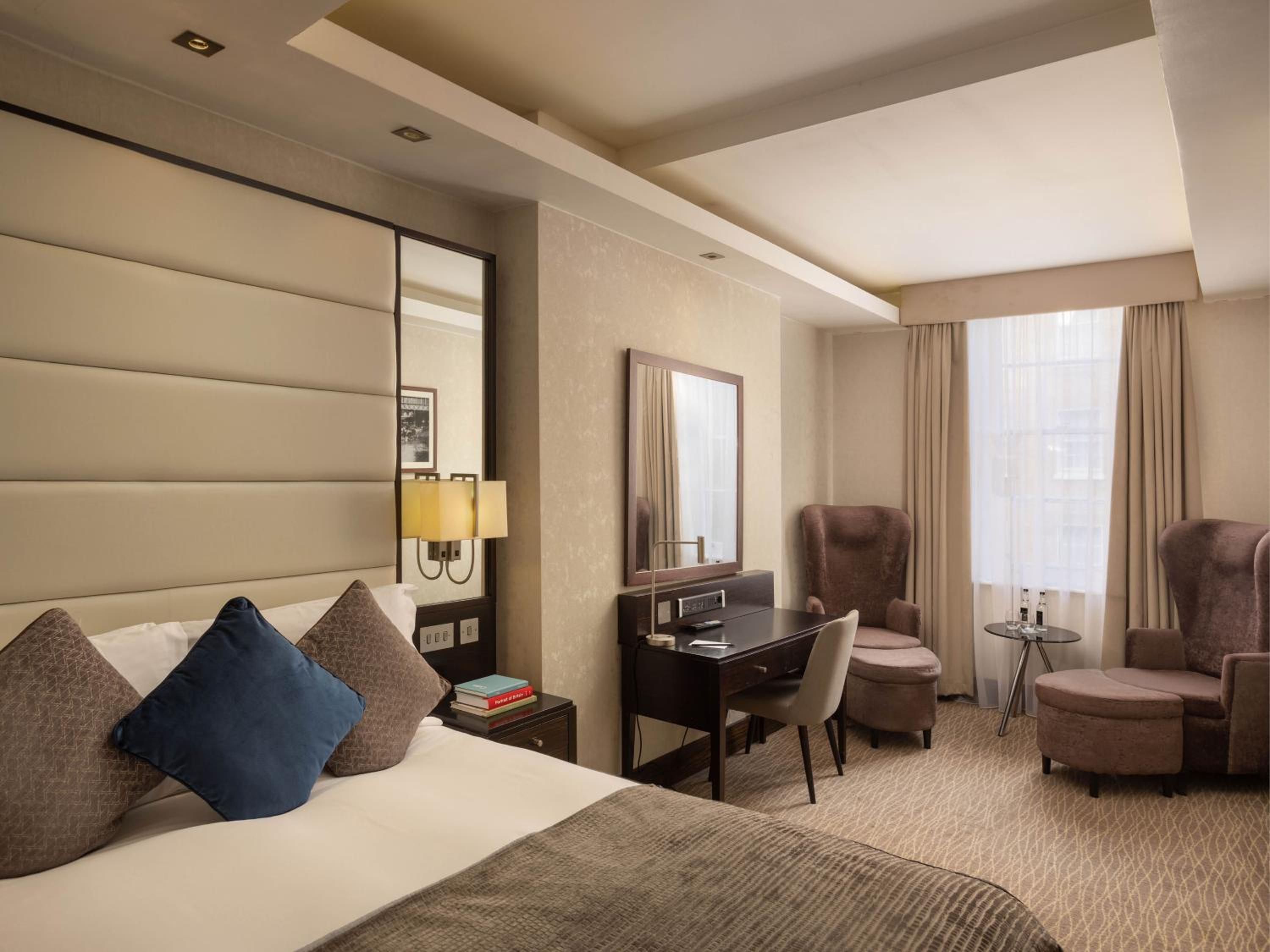 Deluxe Double or Twin Room photo 2