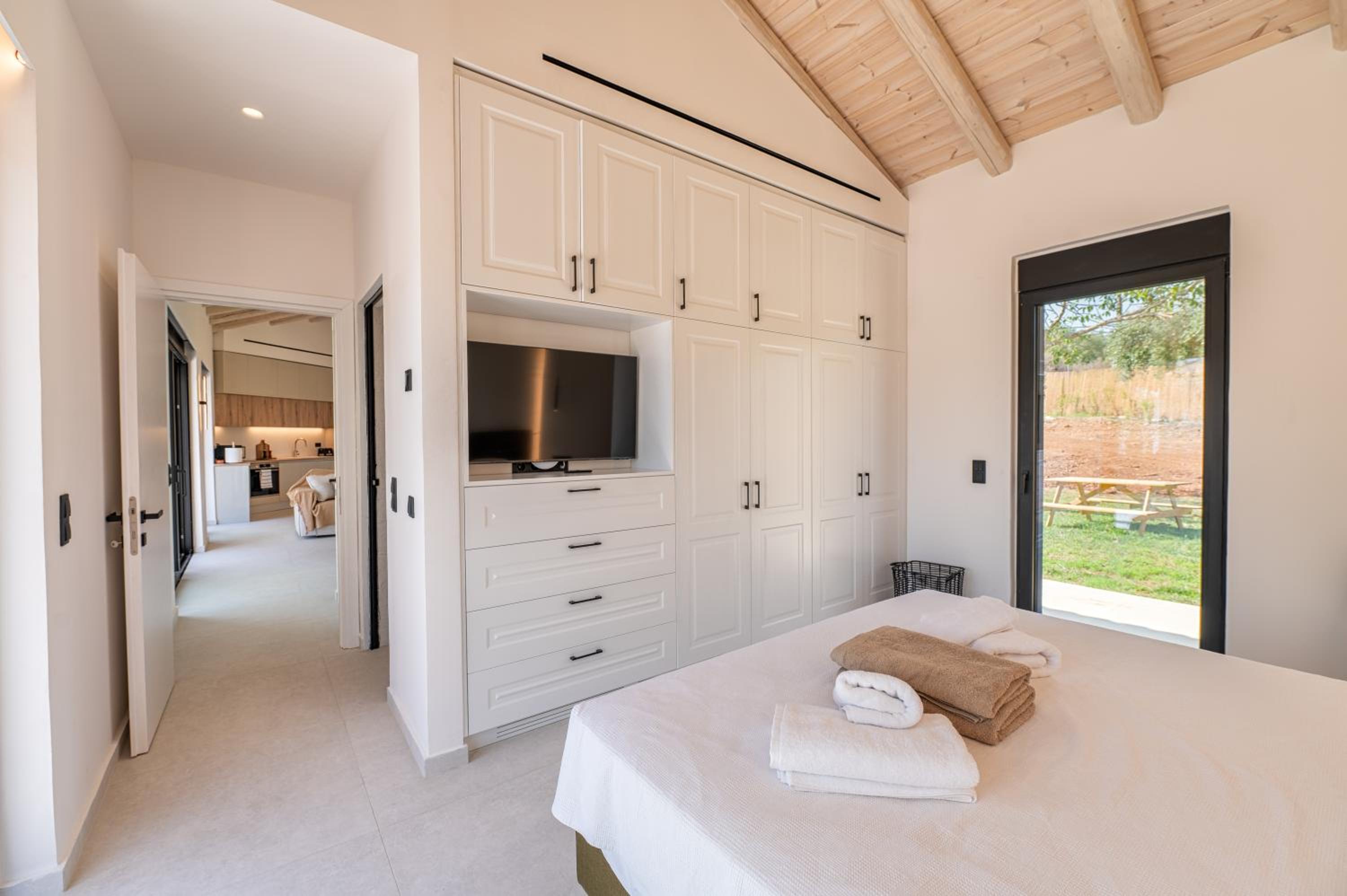 Three-Bedroom Villa photo 3
