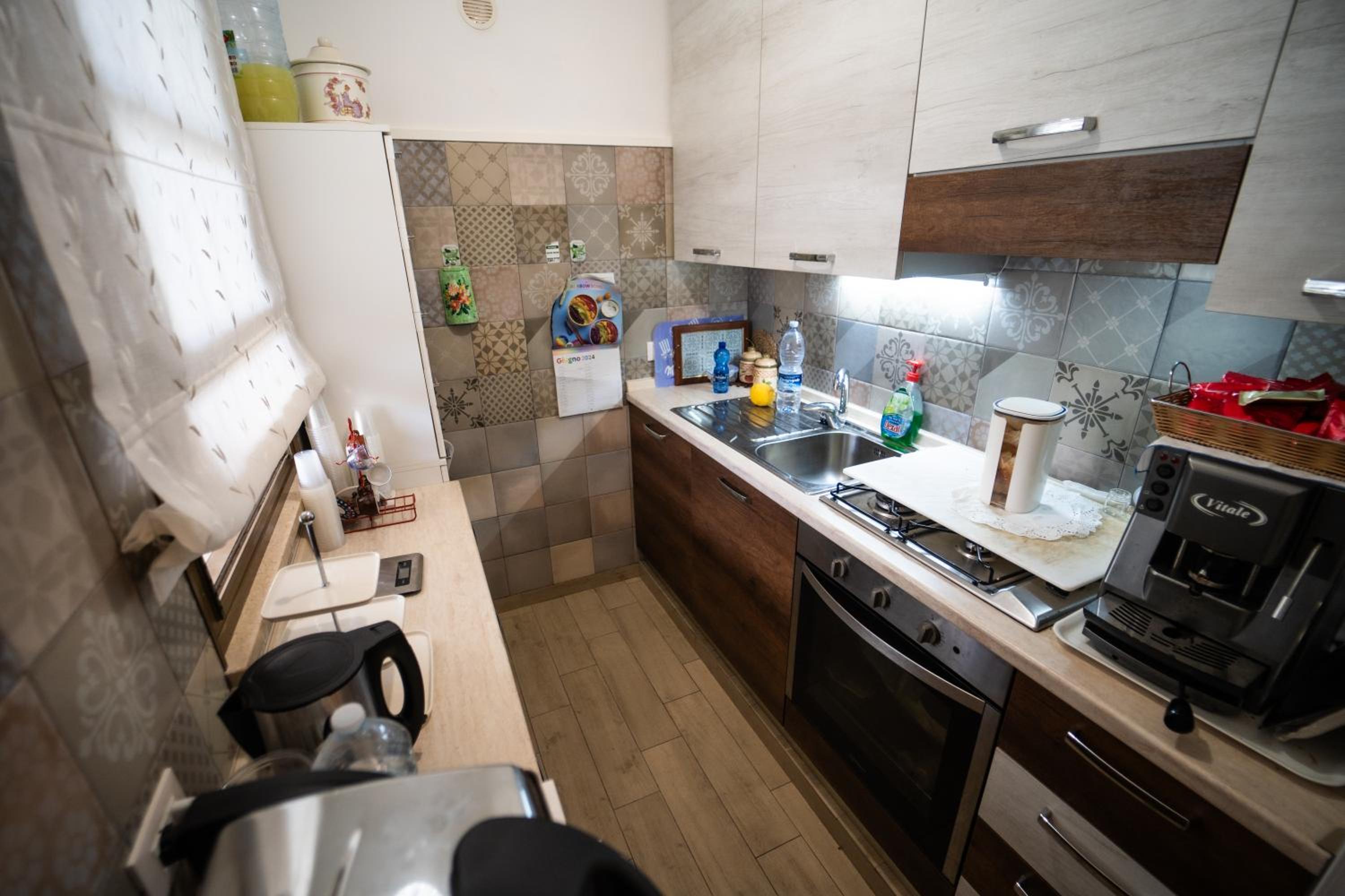 Deluxe Double Room with Shower - Photo 2