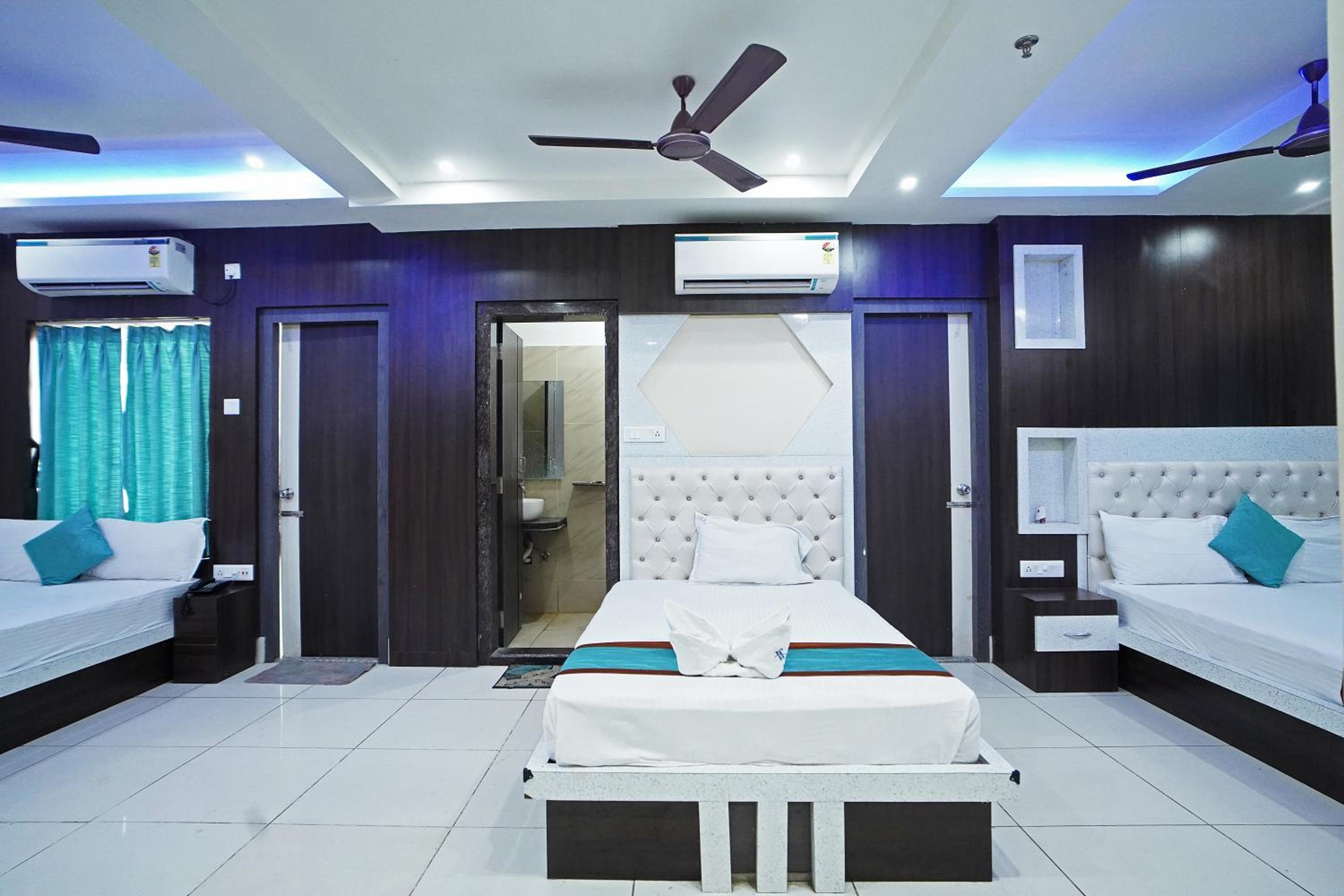 Deluxe Family Room photo 3