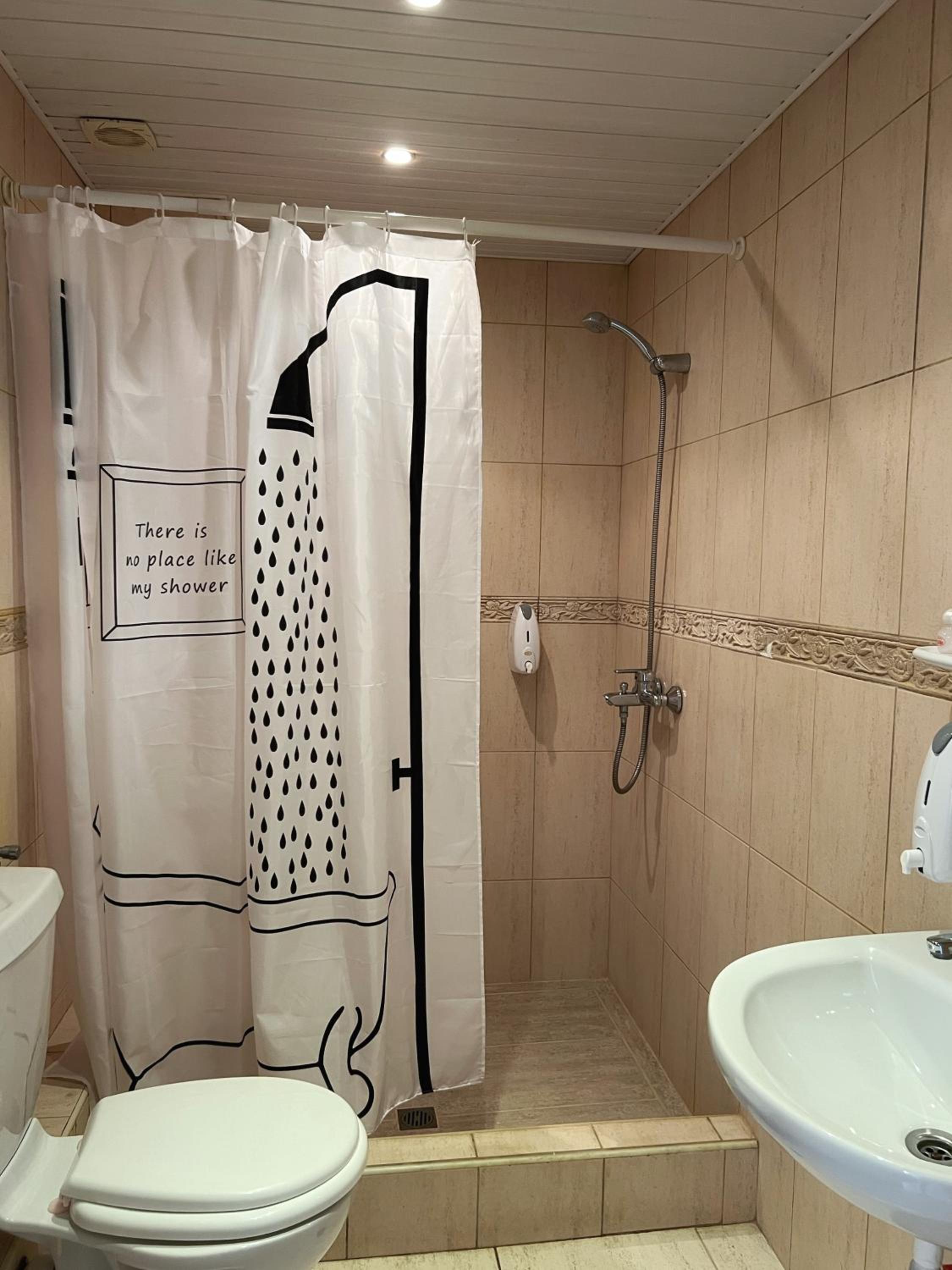 Deluxe Double Room with Balcony and Sea View (2 Adults + 1 Child) photo 3