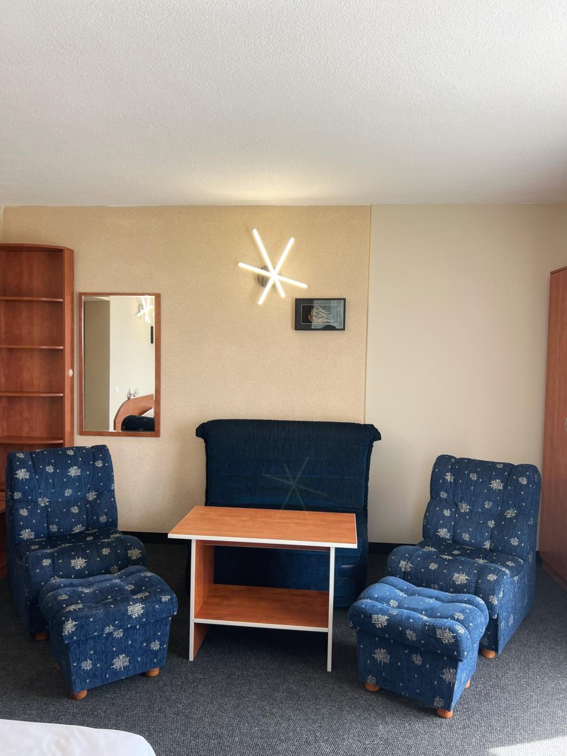 Deluxe Double Room with Balcony and Sea View (2 Adults + 1 Child) photo 2