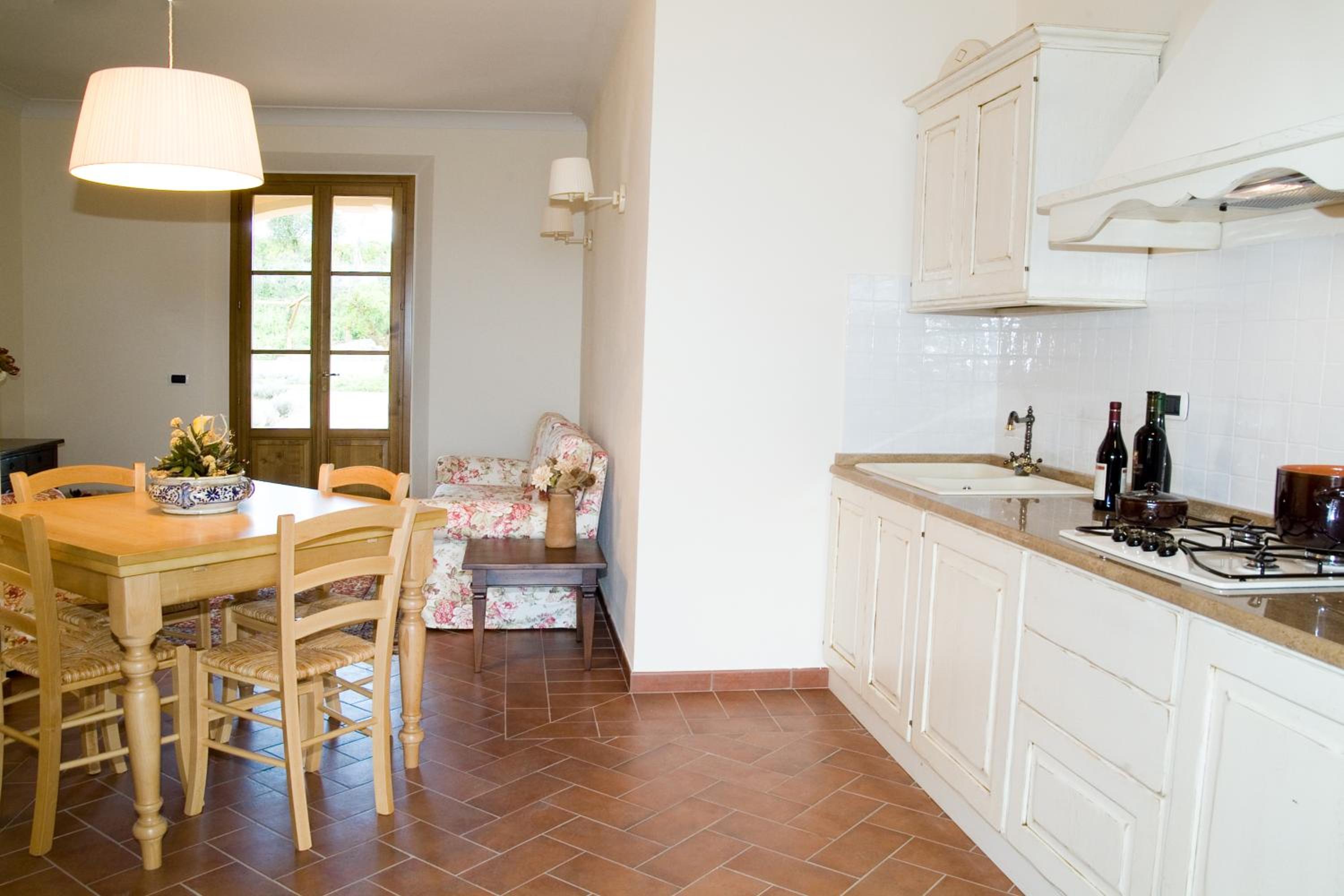 Two-Bedroom House - Photo 11