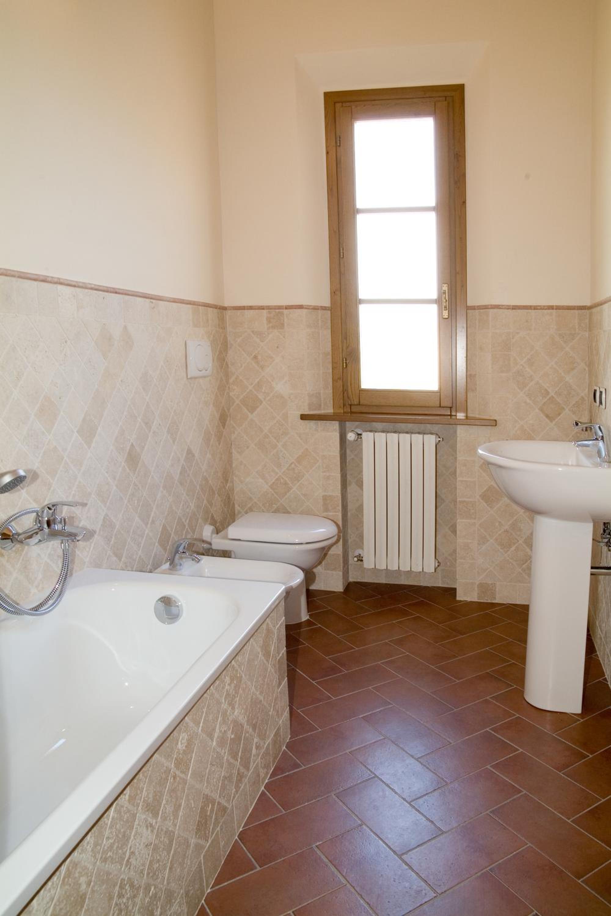 Two-Bedroom House - Photo 34