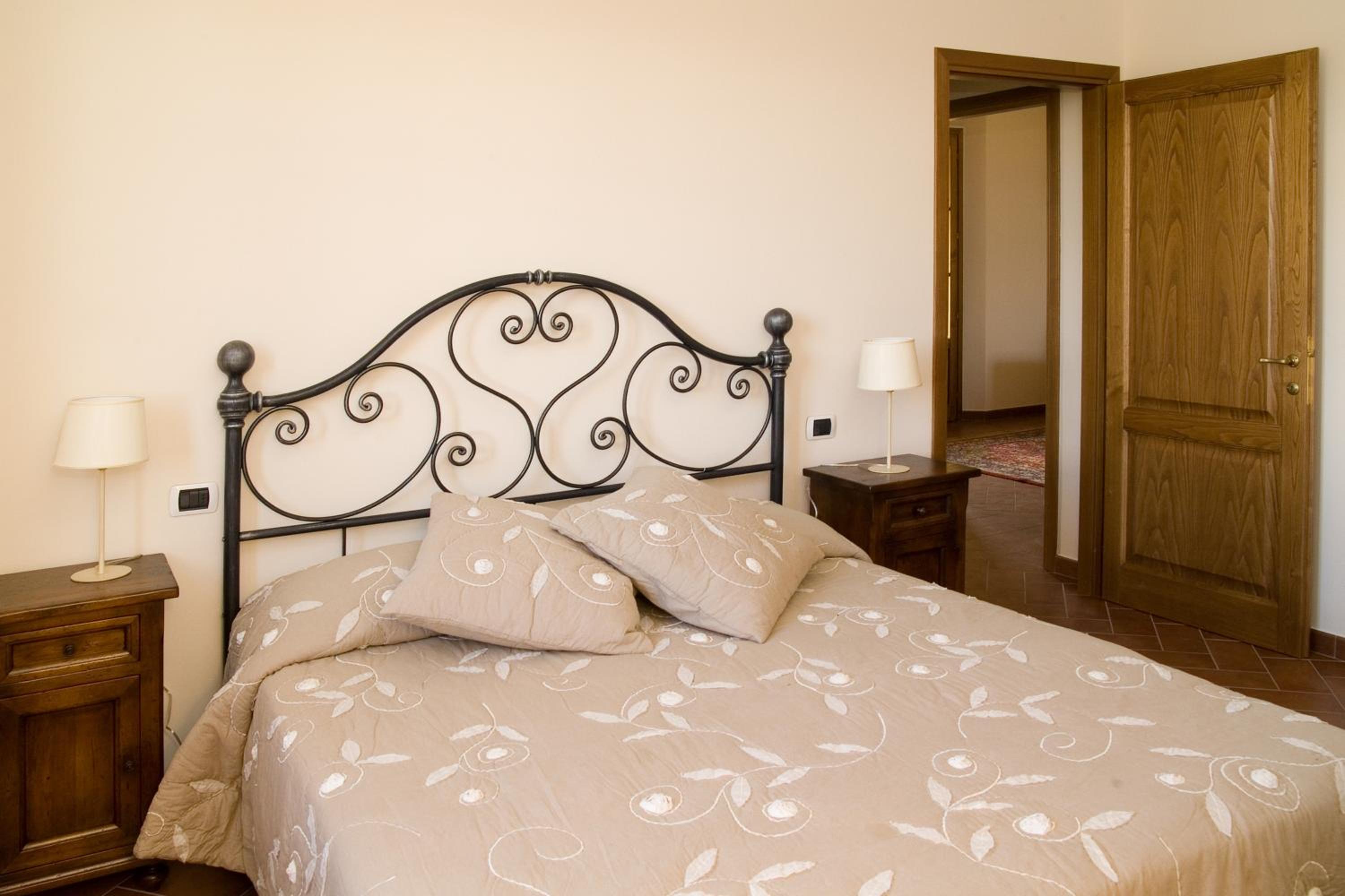 Two-Bedroom House - Photo 1