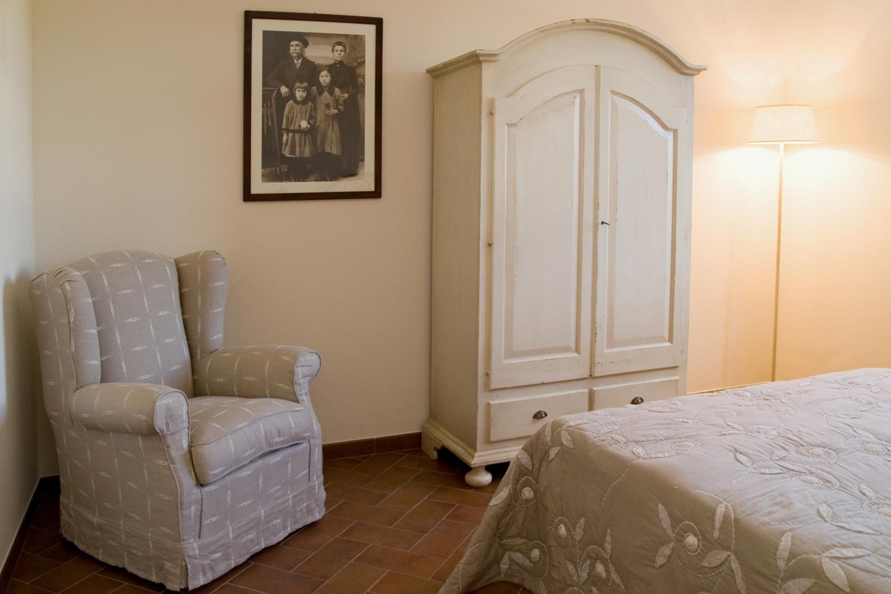 Two-Bedroom House - Photo 29