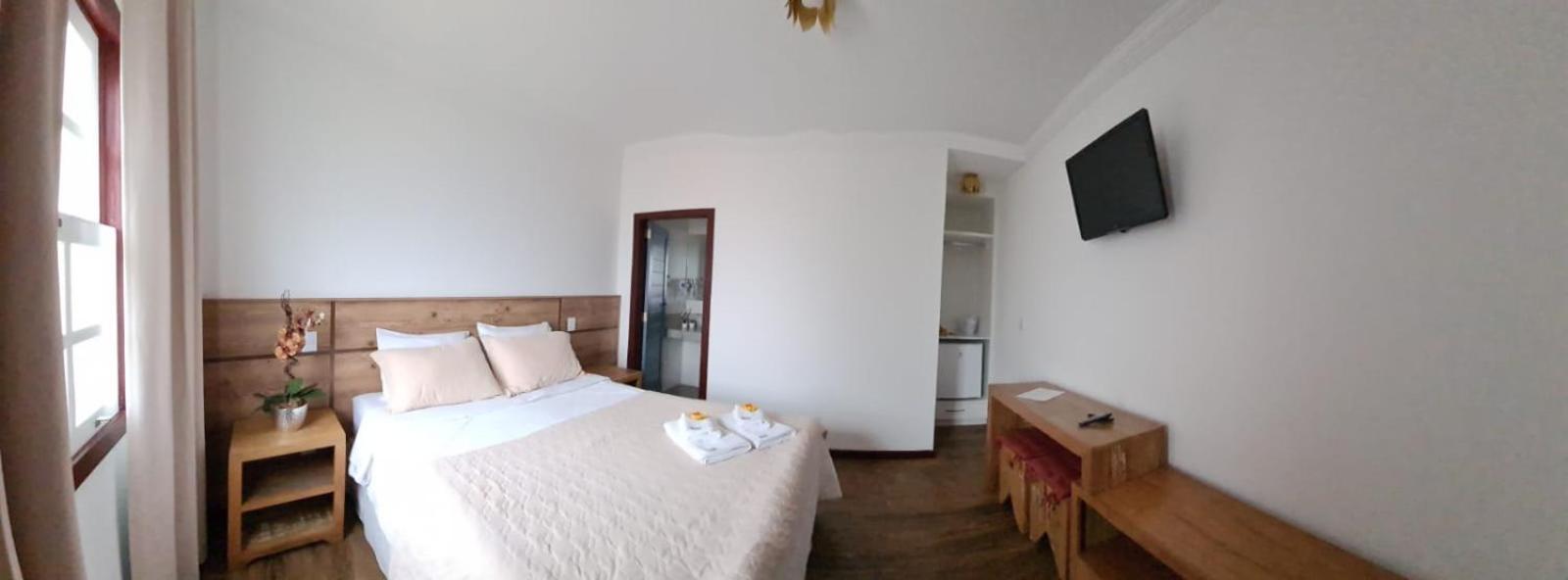 Queen Suite with Pool View photo 3