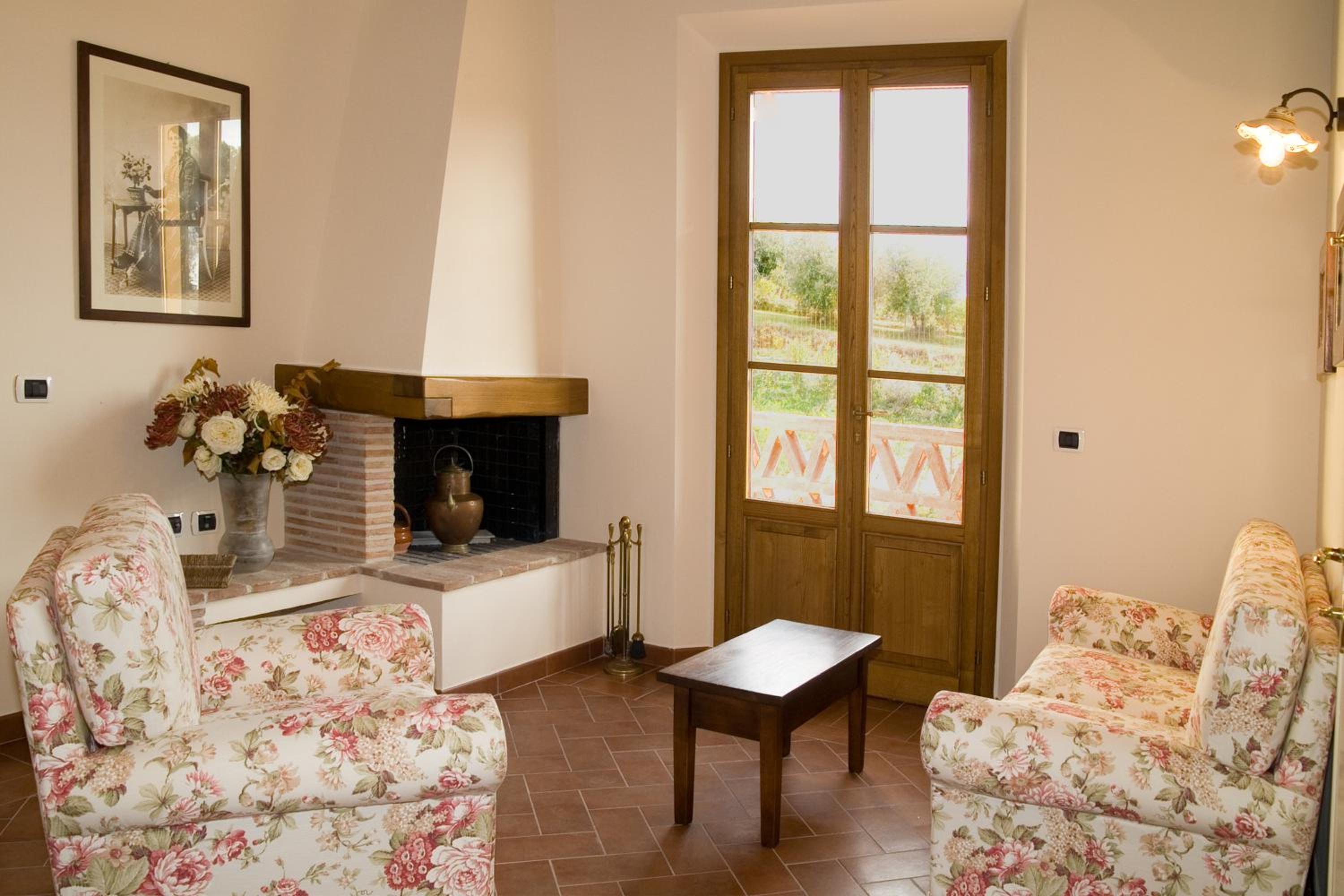 Two-Bedroom House - Photo 37