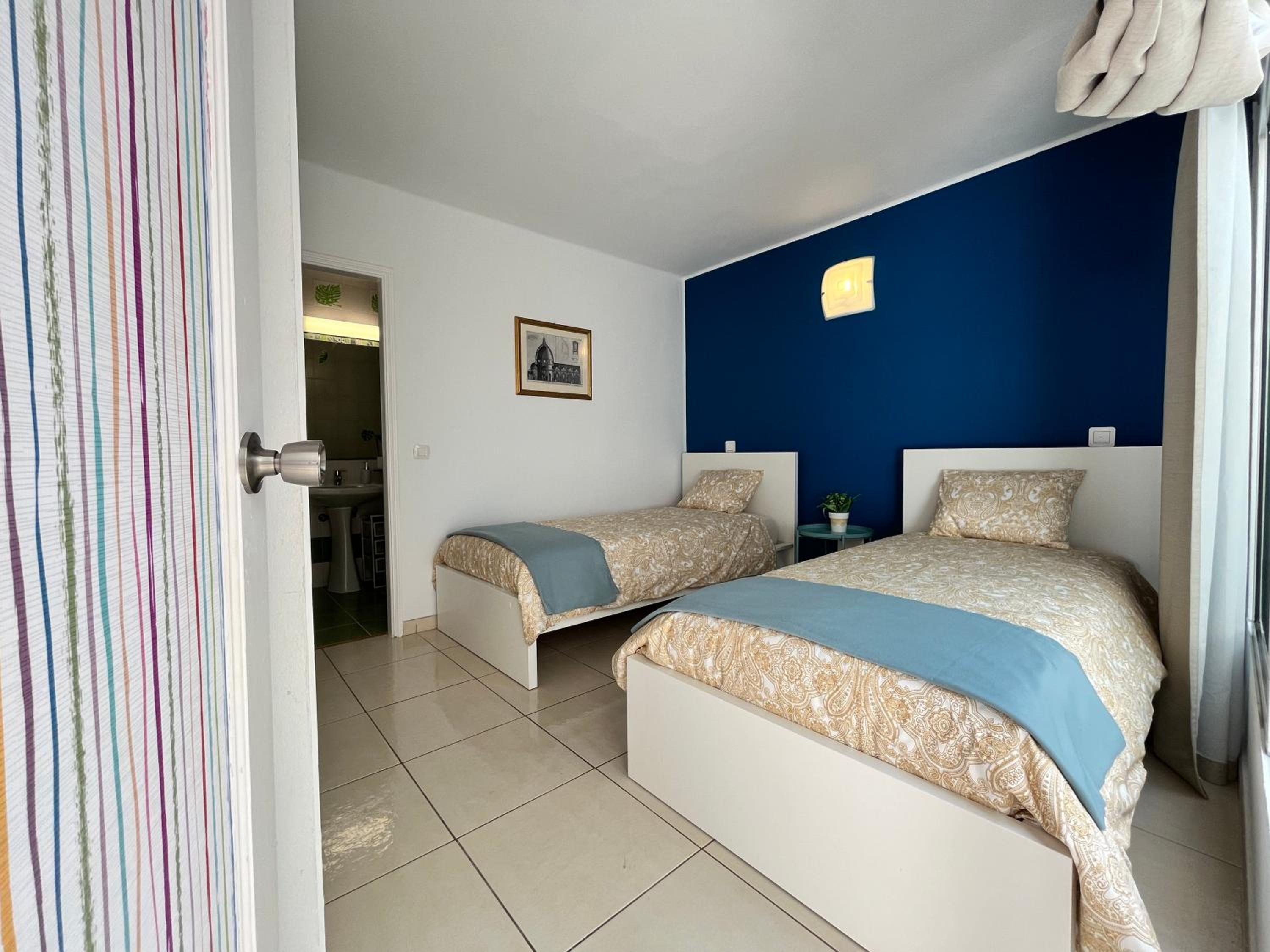 Two-Bedroom House photo 3