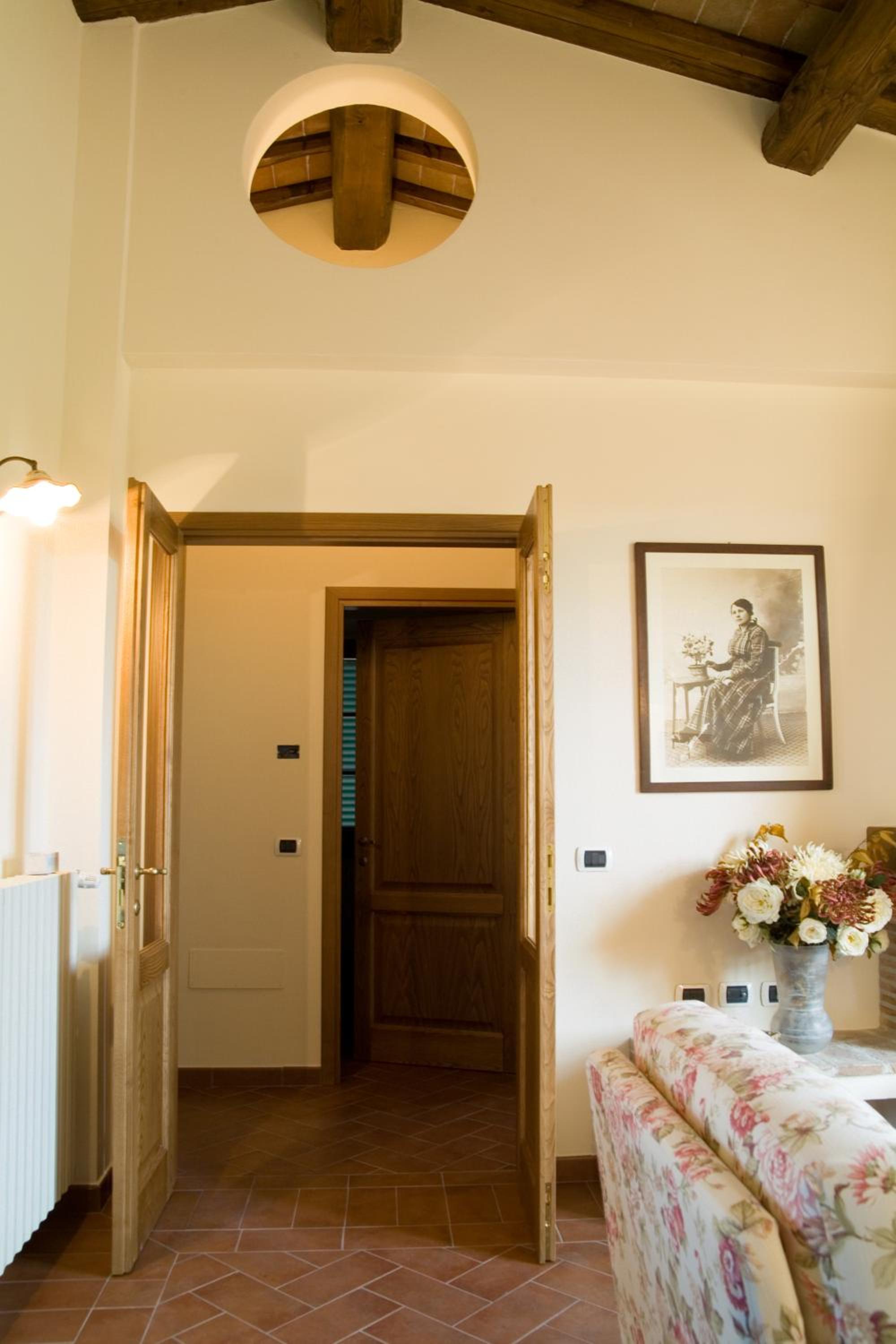 Two-Bedroom House - Photo 33