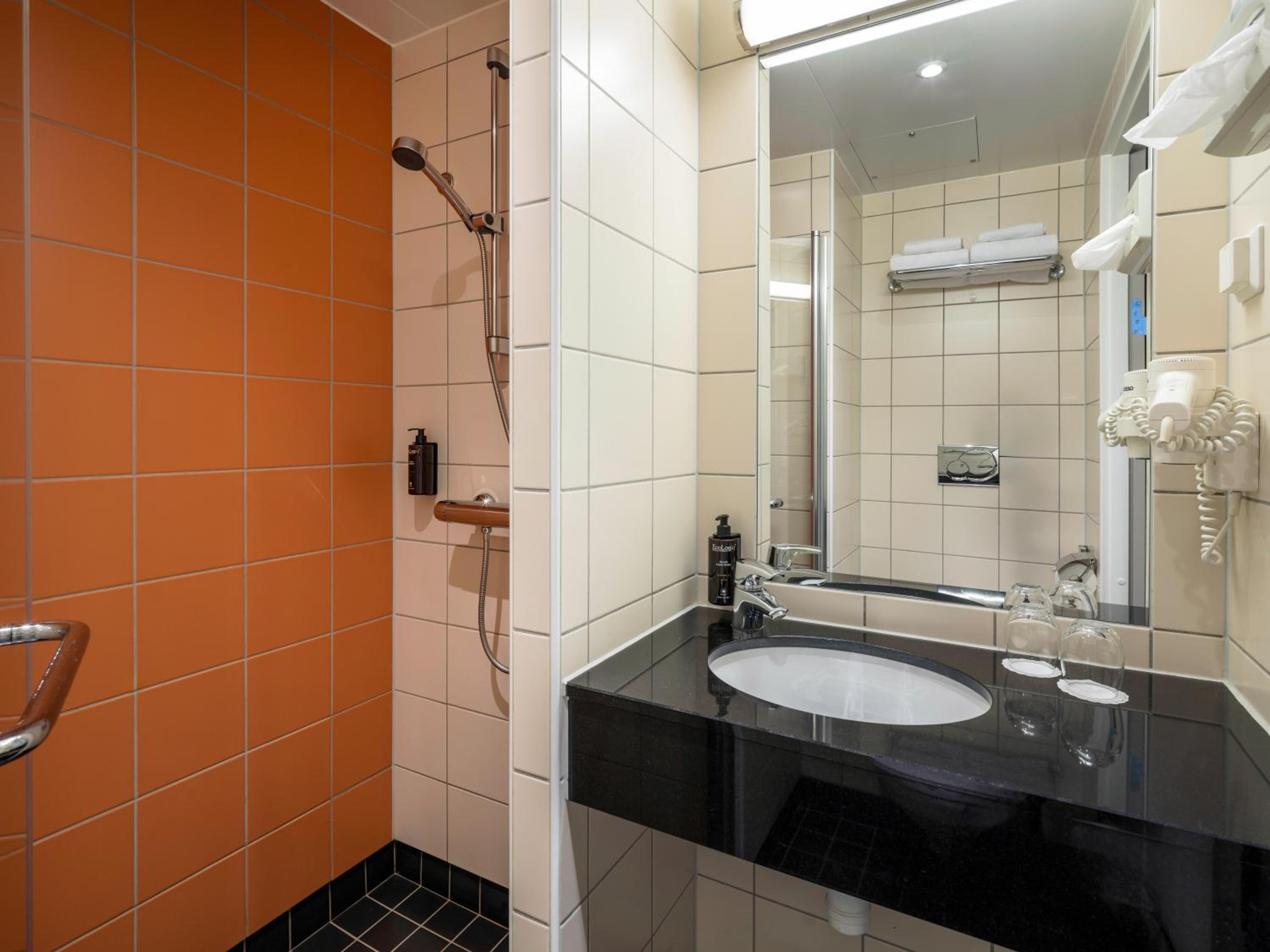 Standard Double or Twin Room - Photo 2
