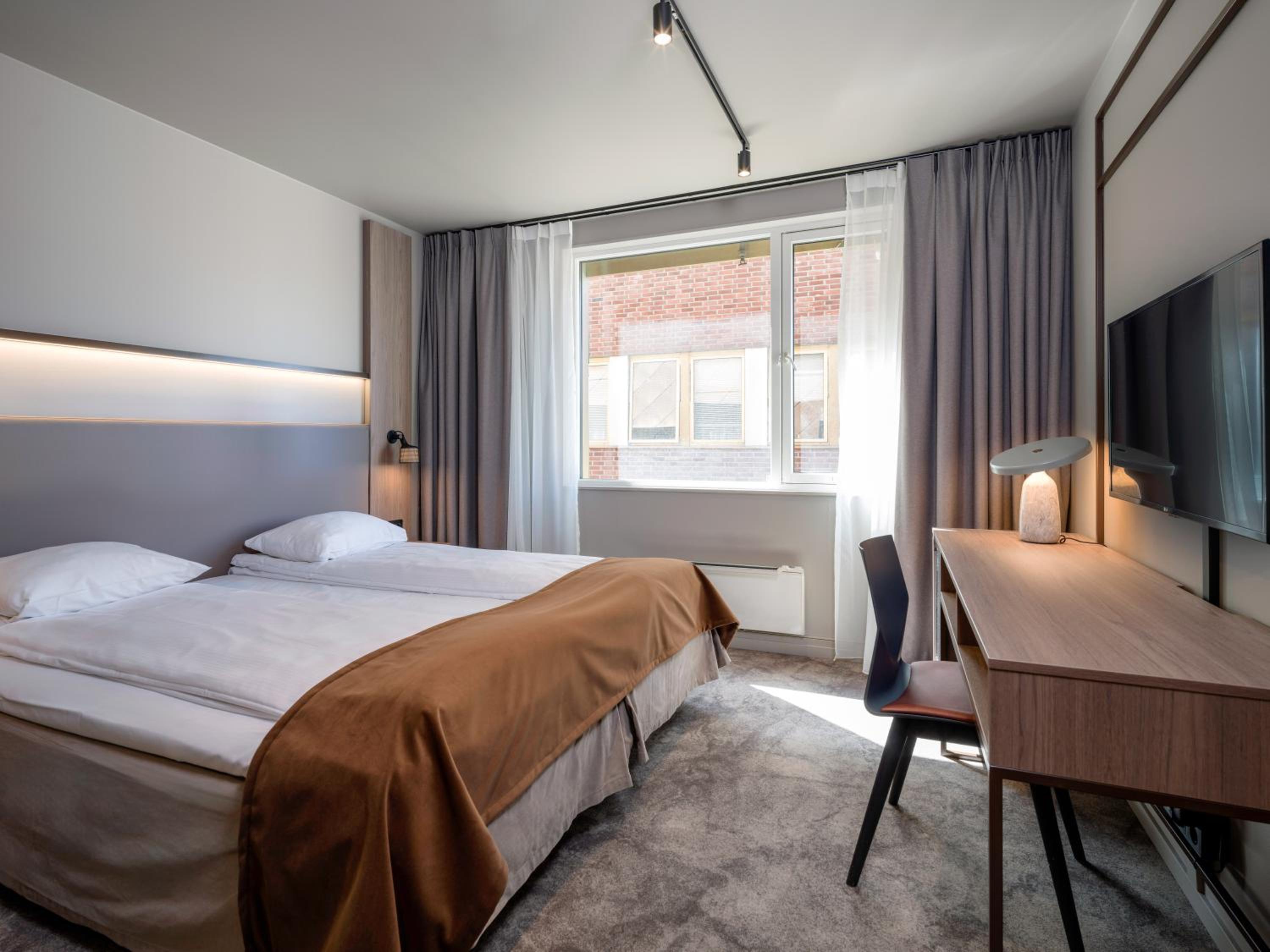 Standard Double or Twin Room - Photo 6