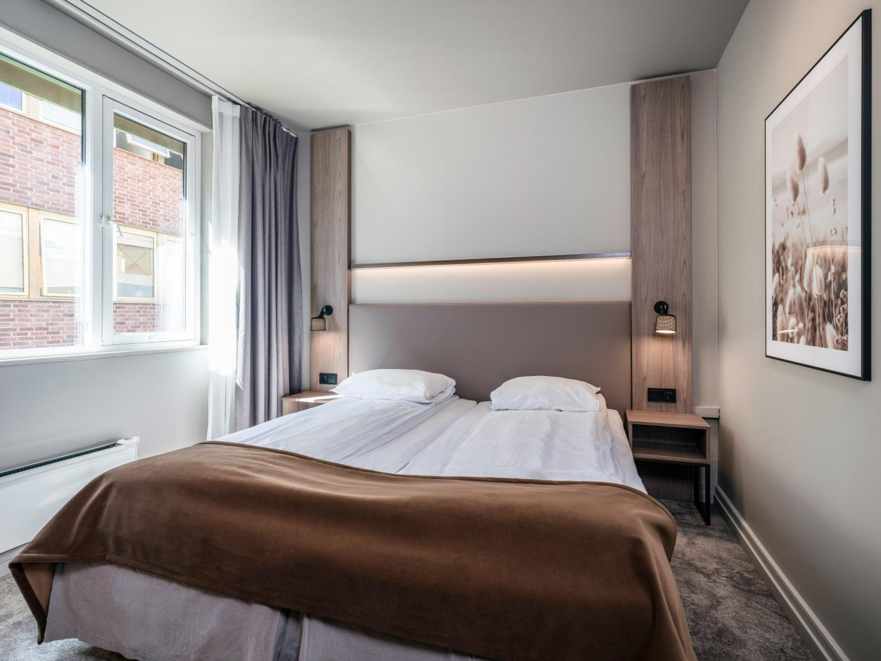 Standard Double or Twin Room - Photo 13
