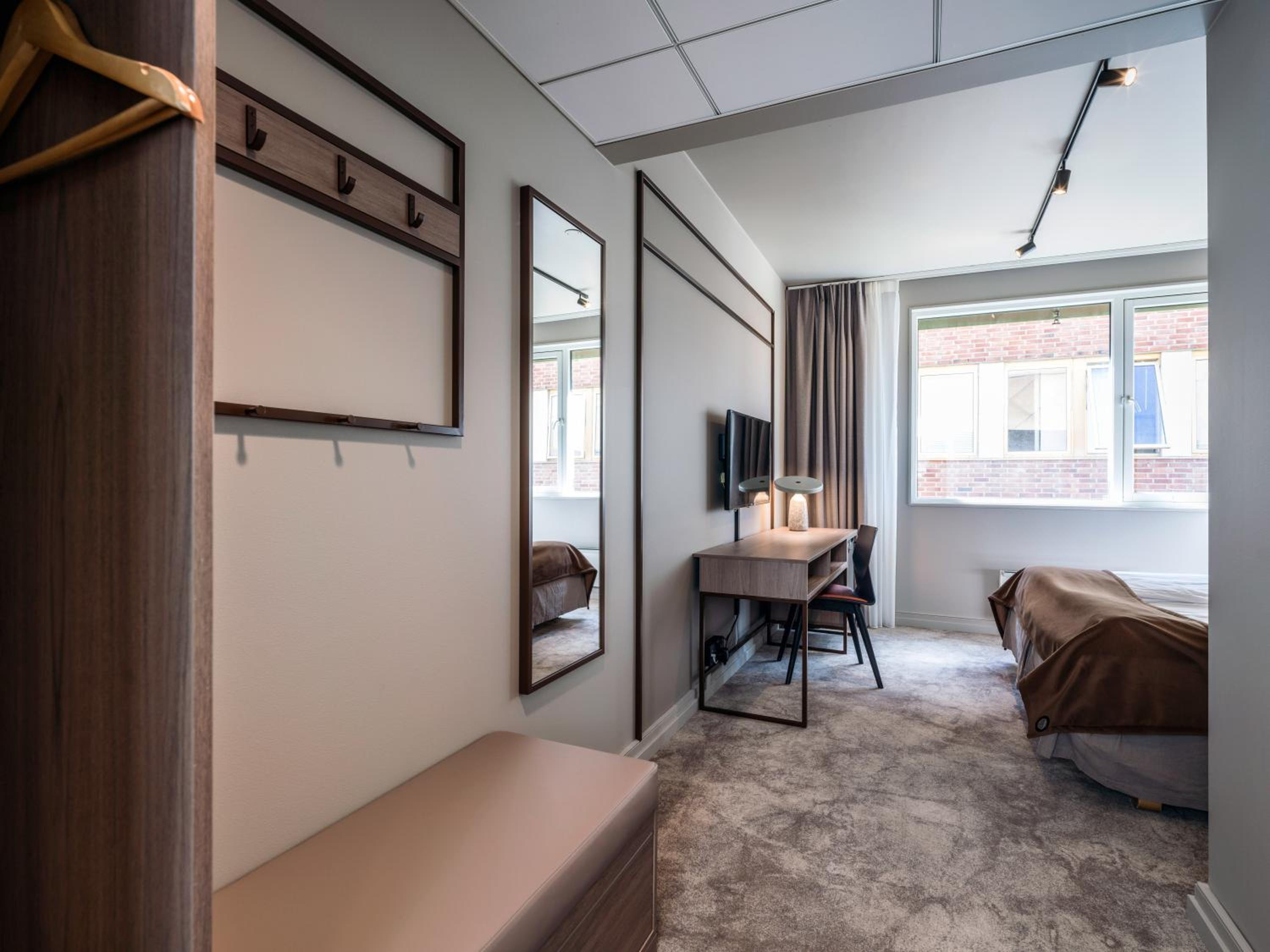 Standard Double or Twin Room - Photo 15