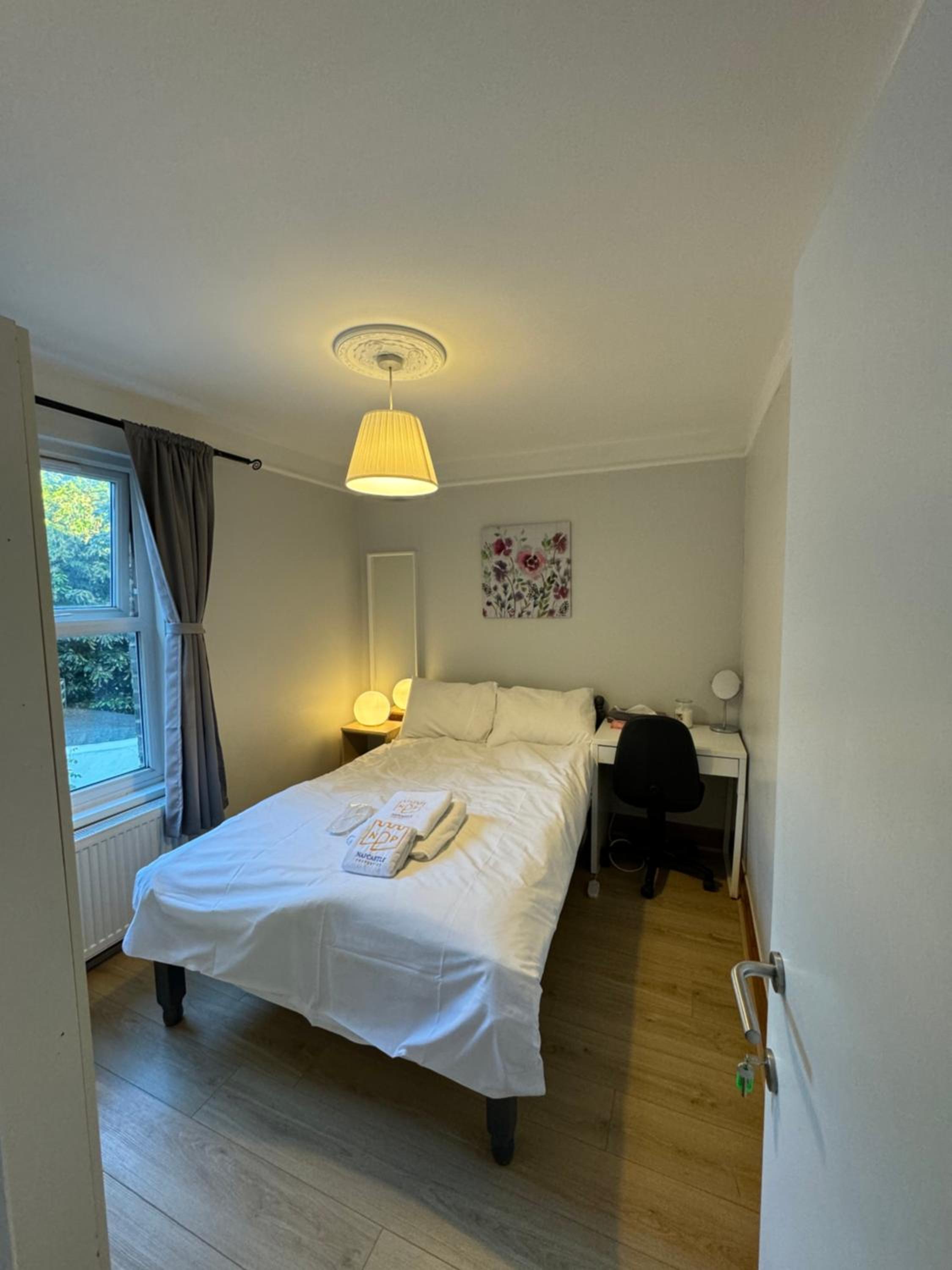 Single Room With Shared Bathroom photo 3