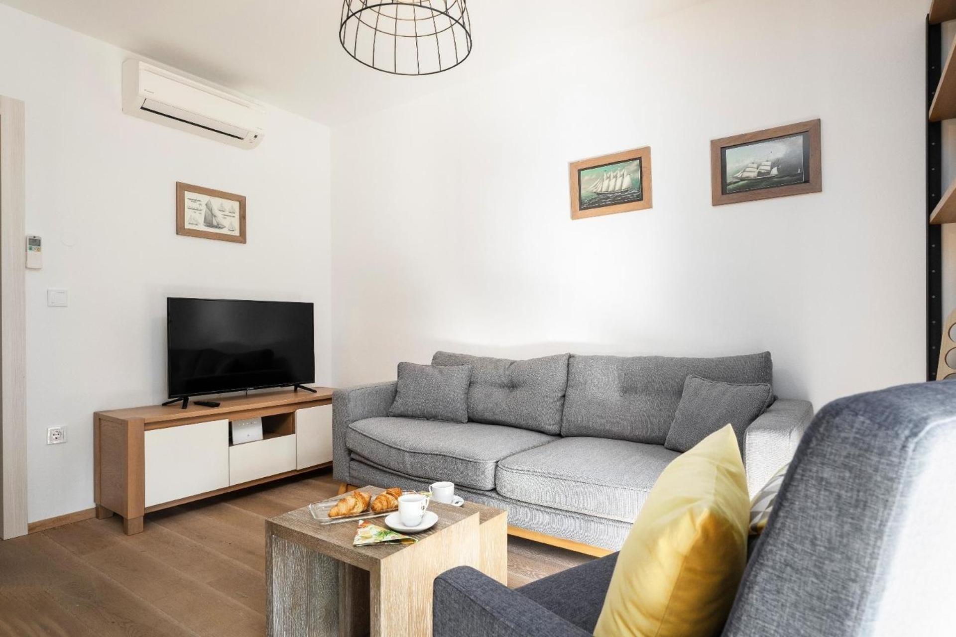 Apartment photo 1