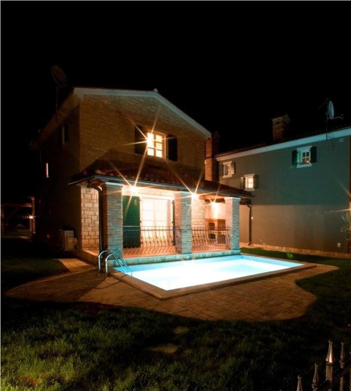 Two-Bedroom Holiday Home photo 2