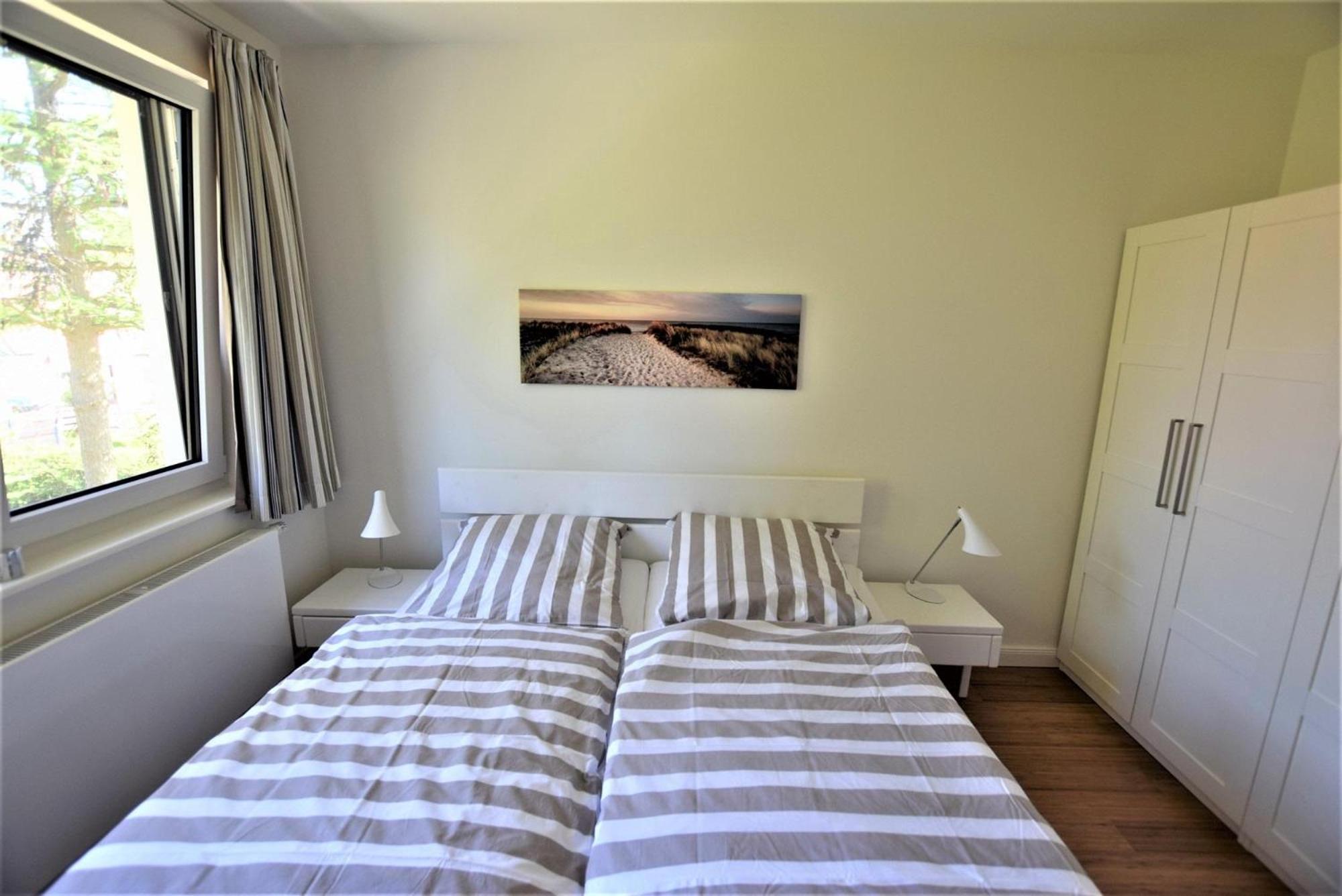 Apartment with Balcony photo 2