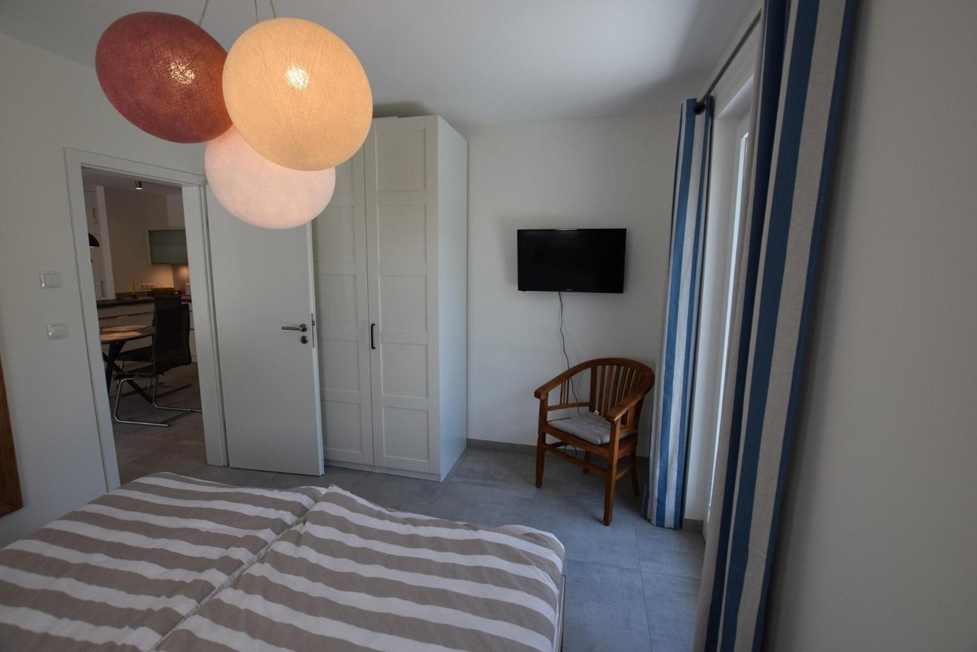 Apartment with Terrace photo 2