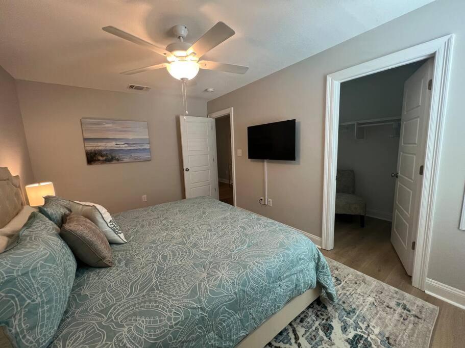 Four-Bedroom House photo 2