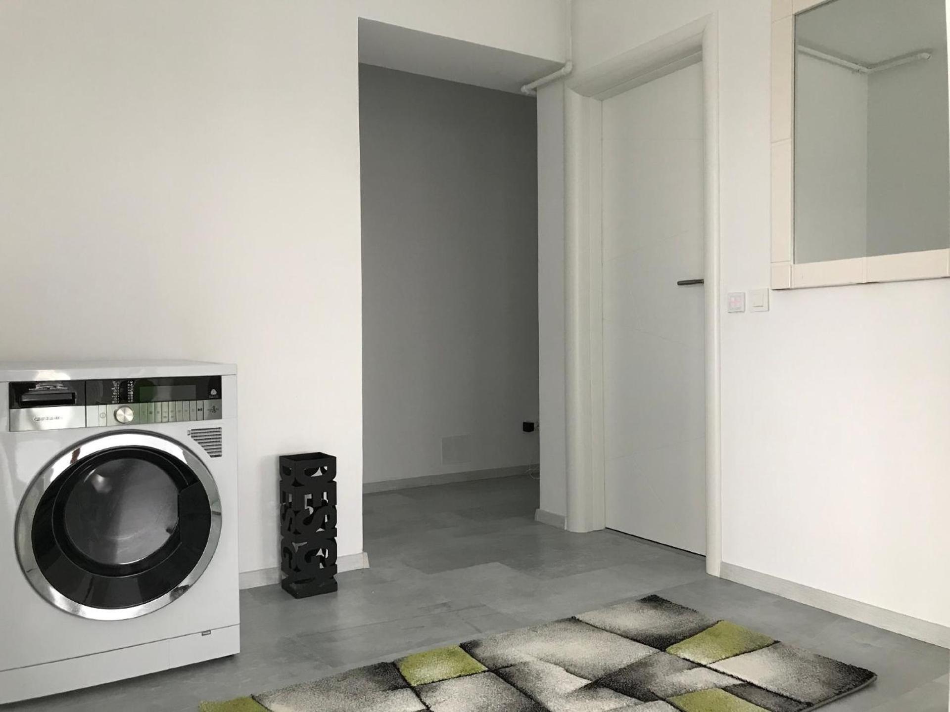 Apartment photo 2