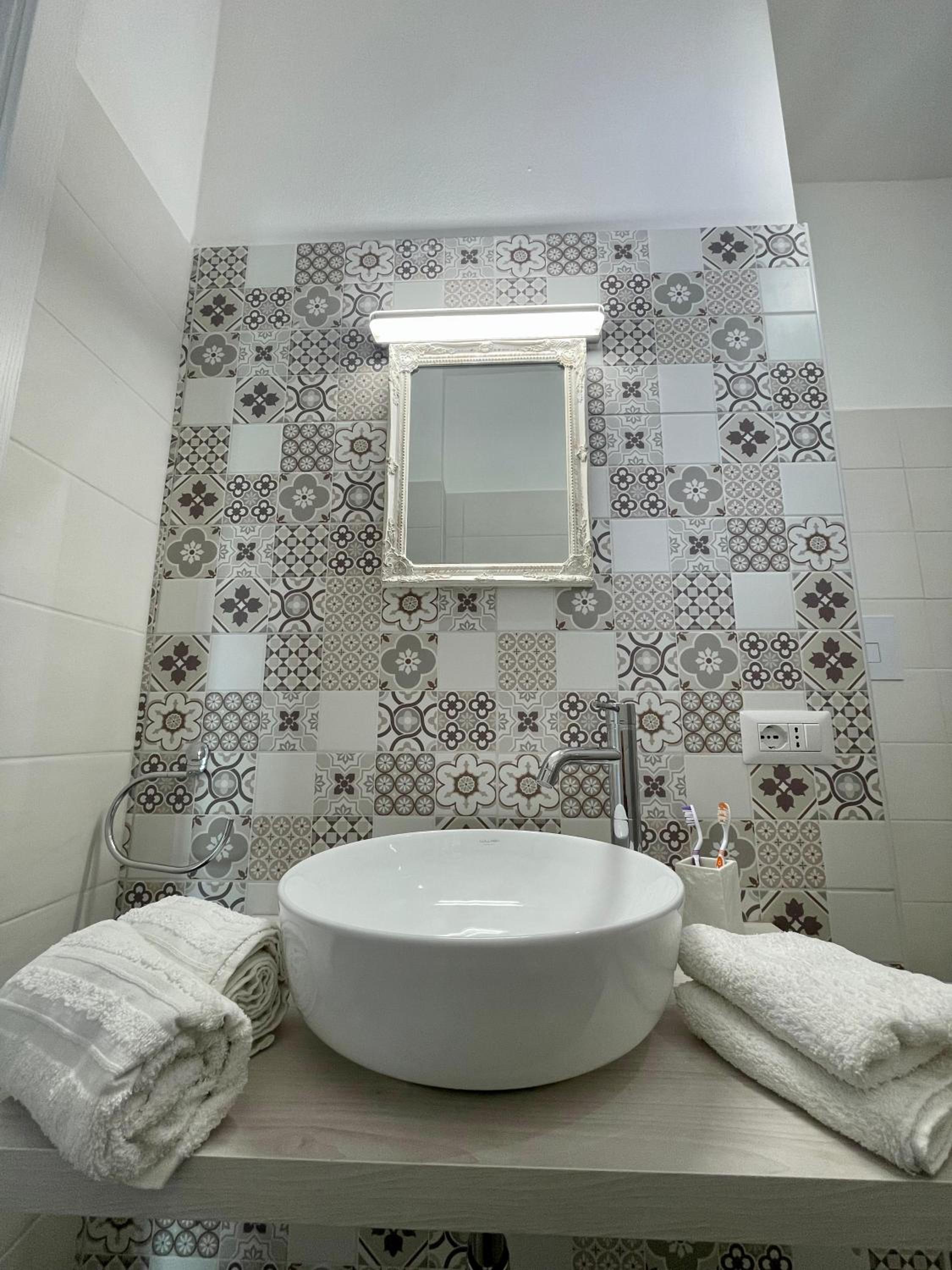 Two-Bedroom Apartment with View photo 3