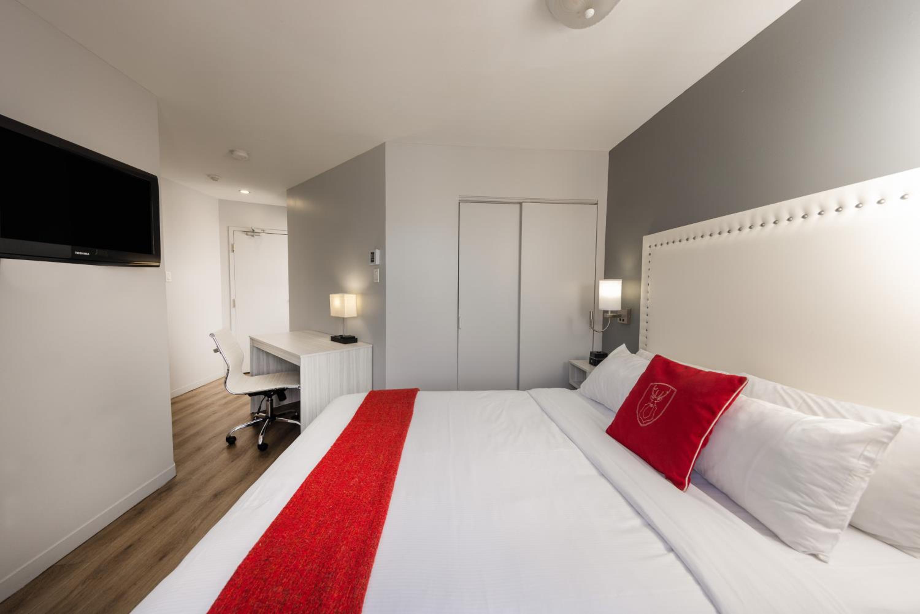 Budget Double Room 1 bed - Photo 1