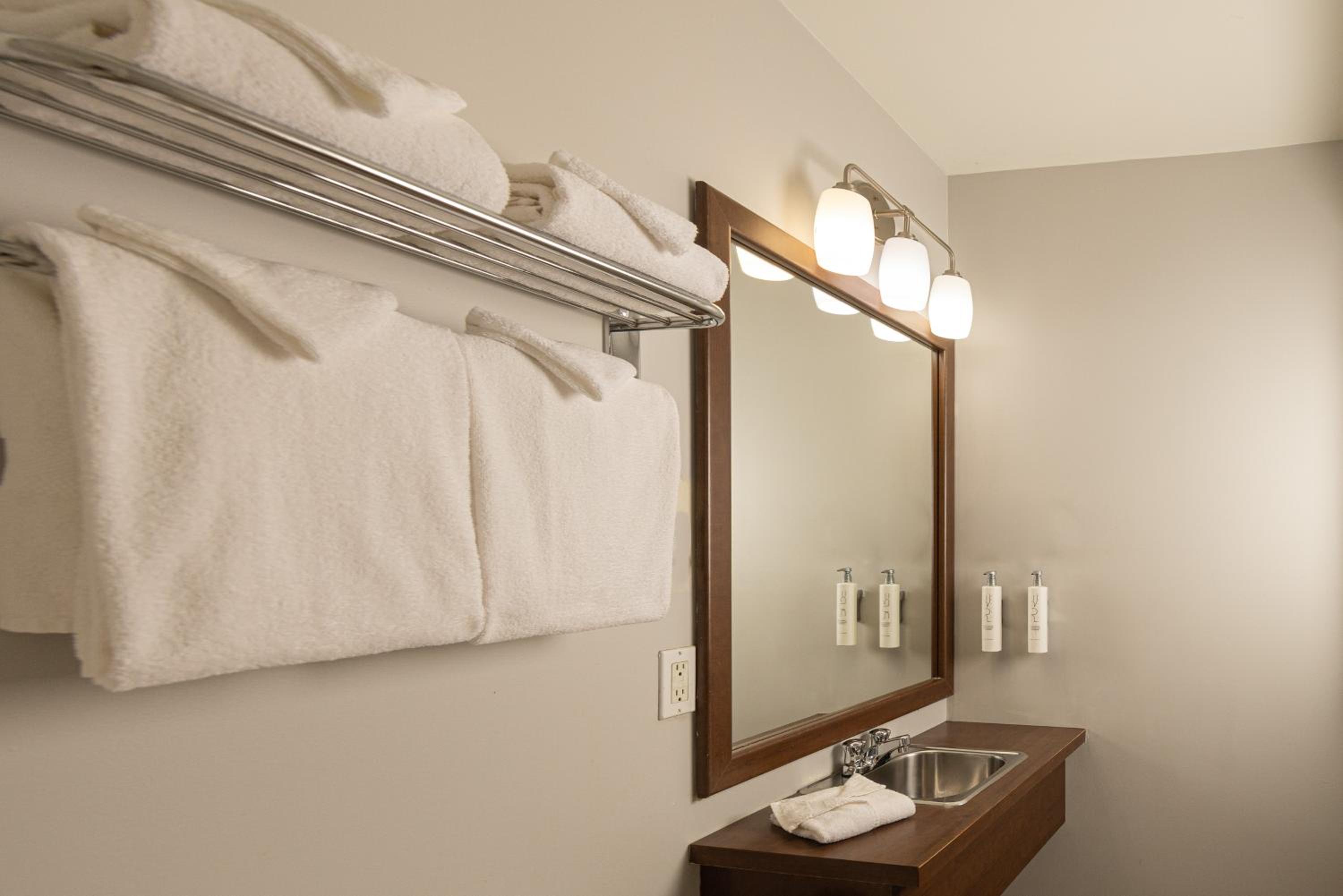 Queen Room - Photo 5