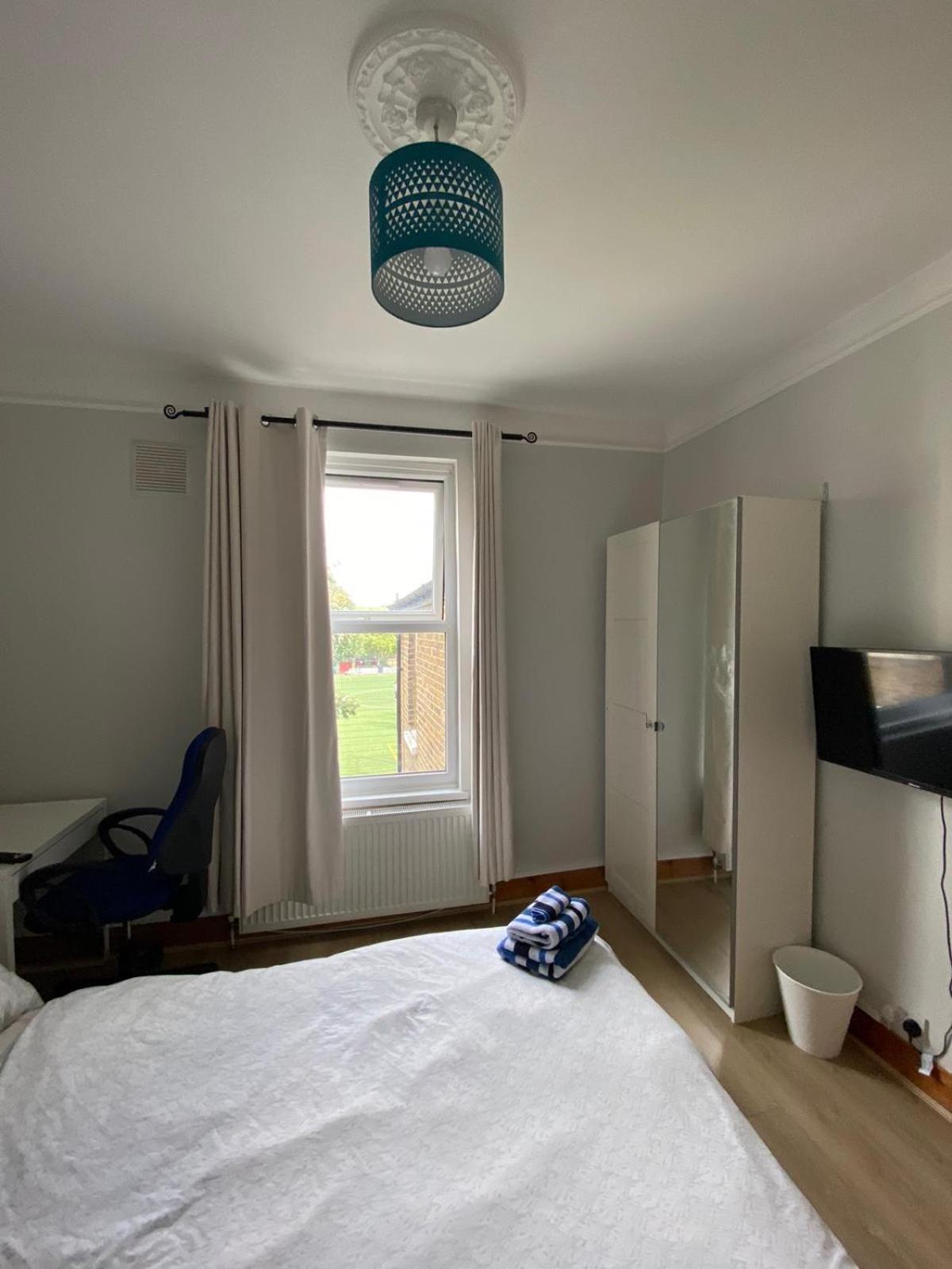 Standard Double Room With Shared Bathroom photo 1
