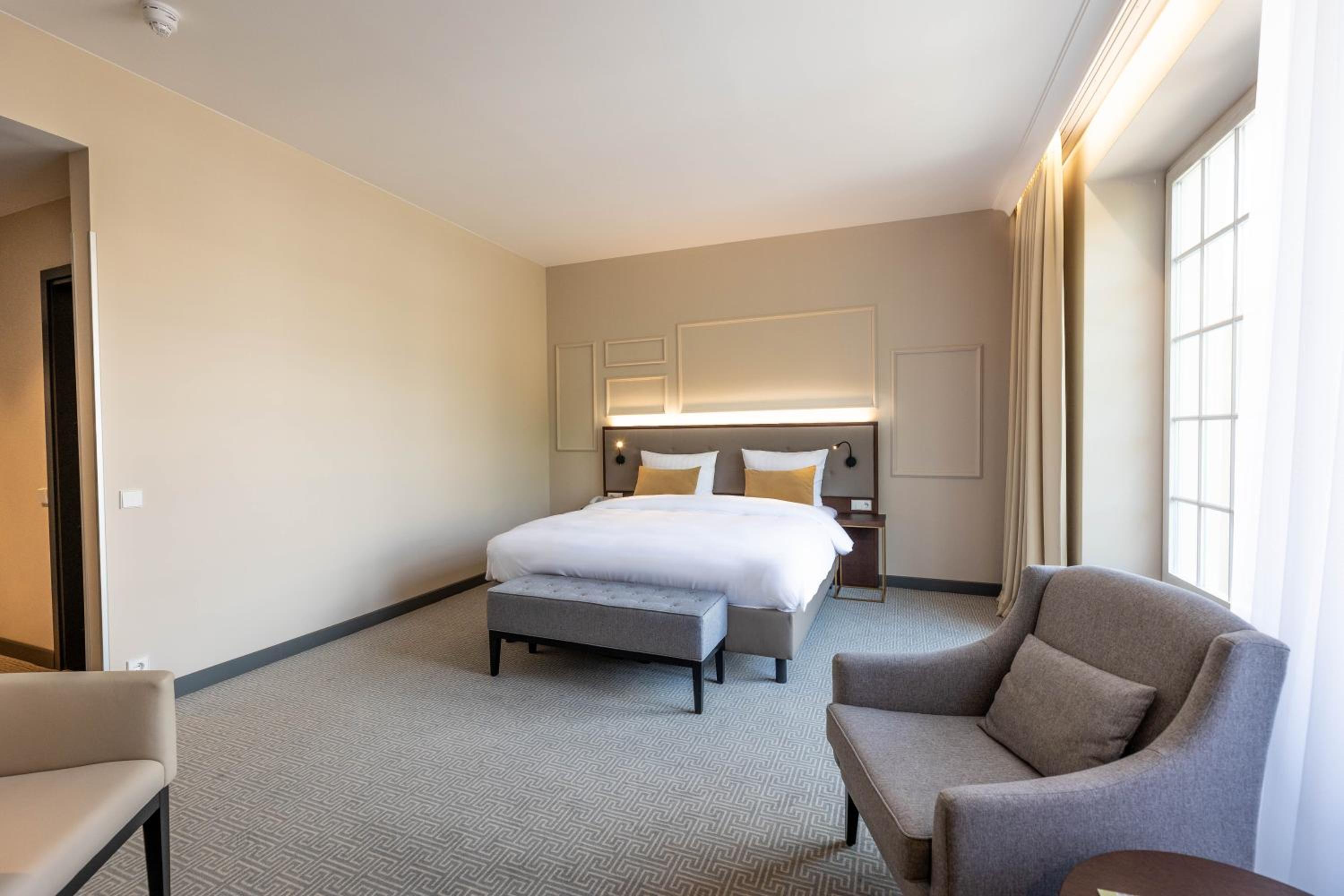 Elegant Double Room - Photo 10