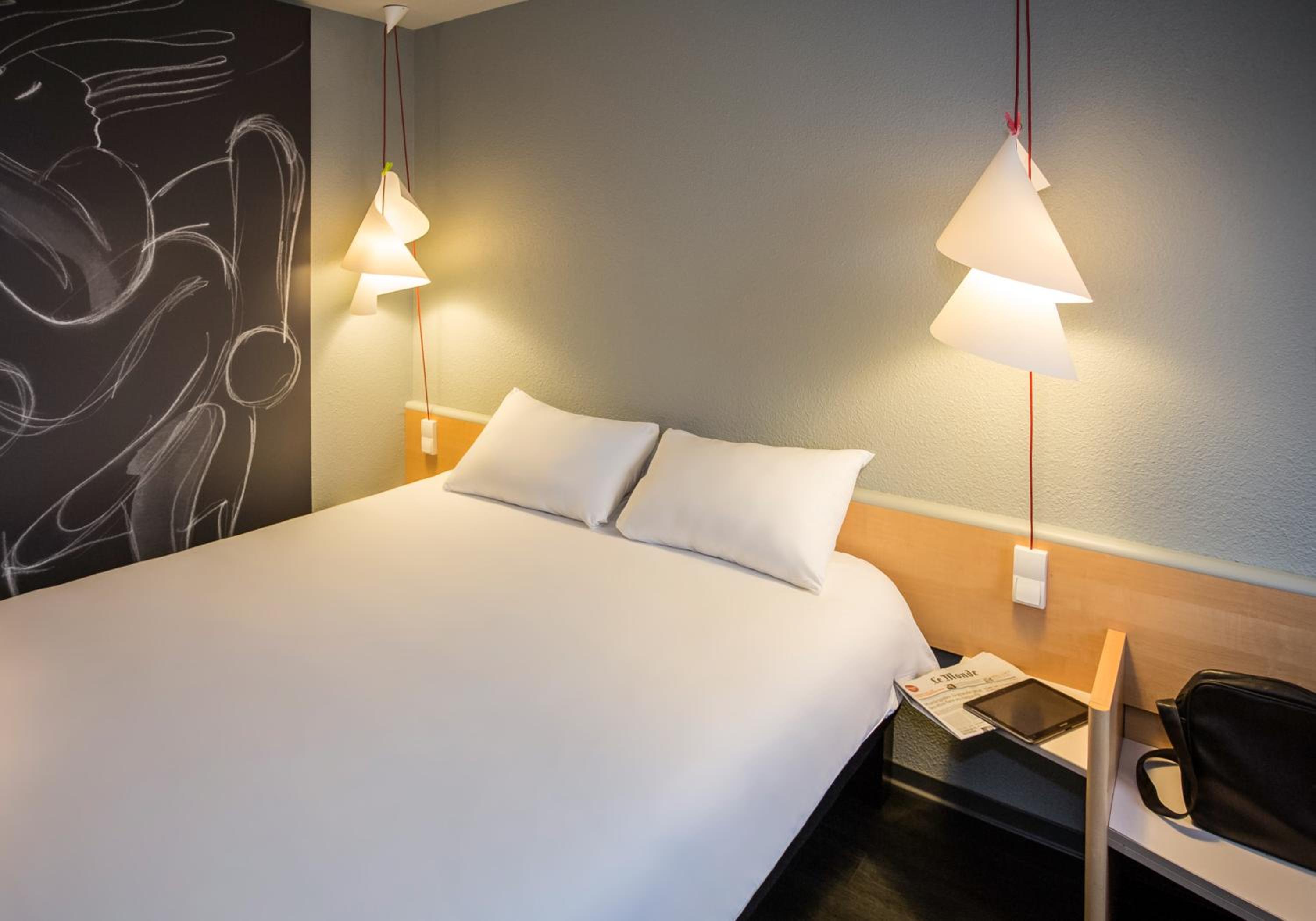 Standard Double Room with Double Bed - Photo 2