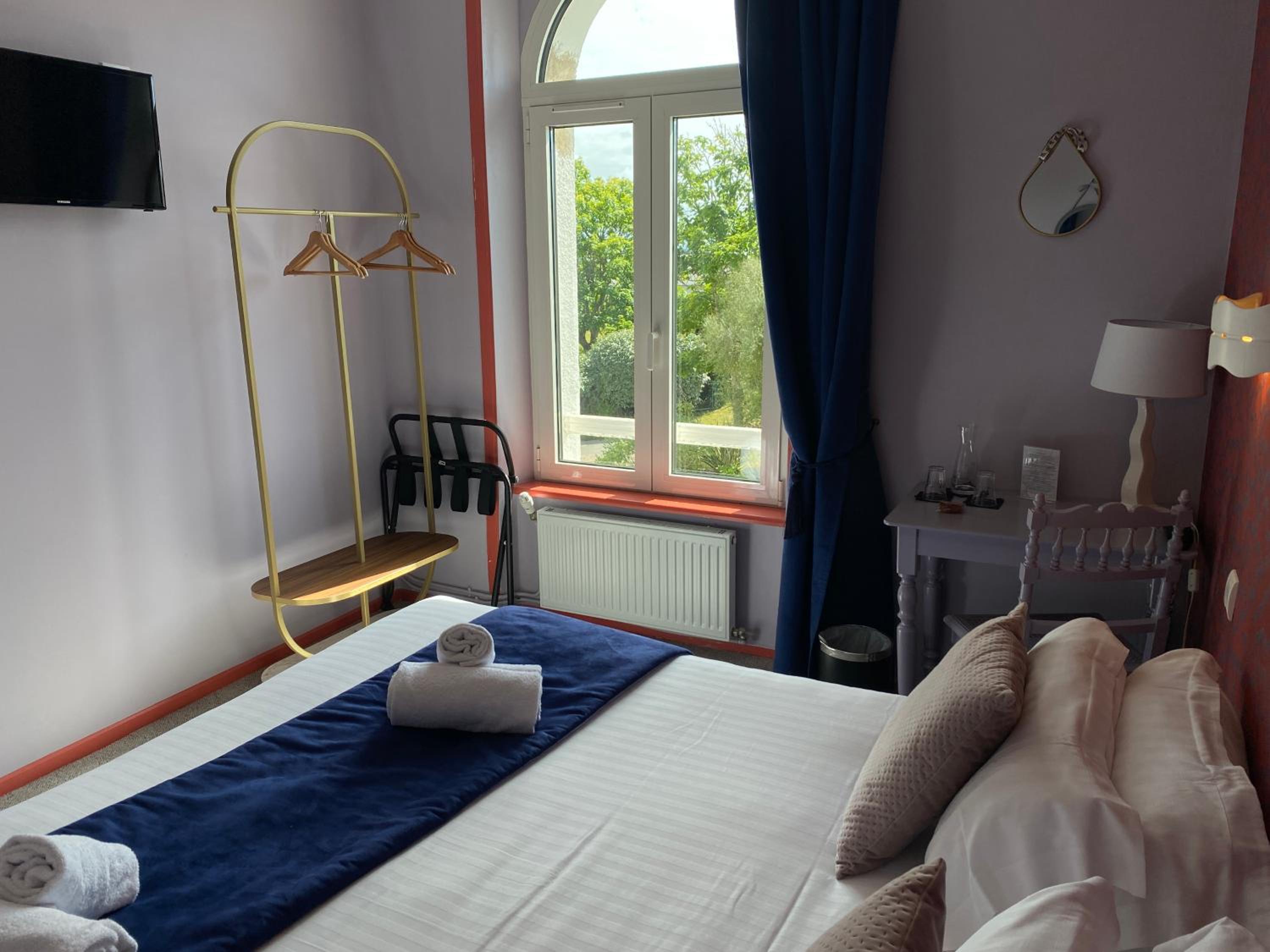 Standard Double Room - Photo 7