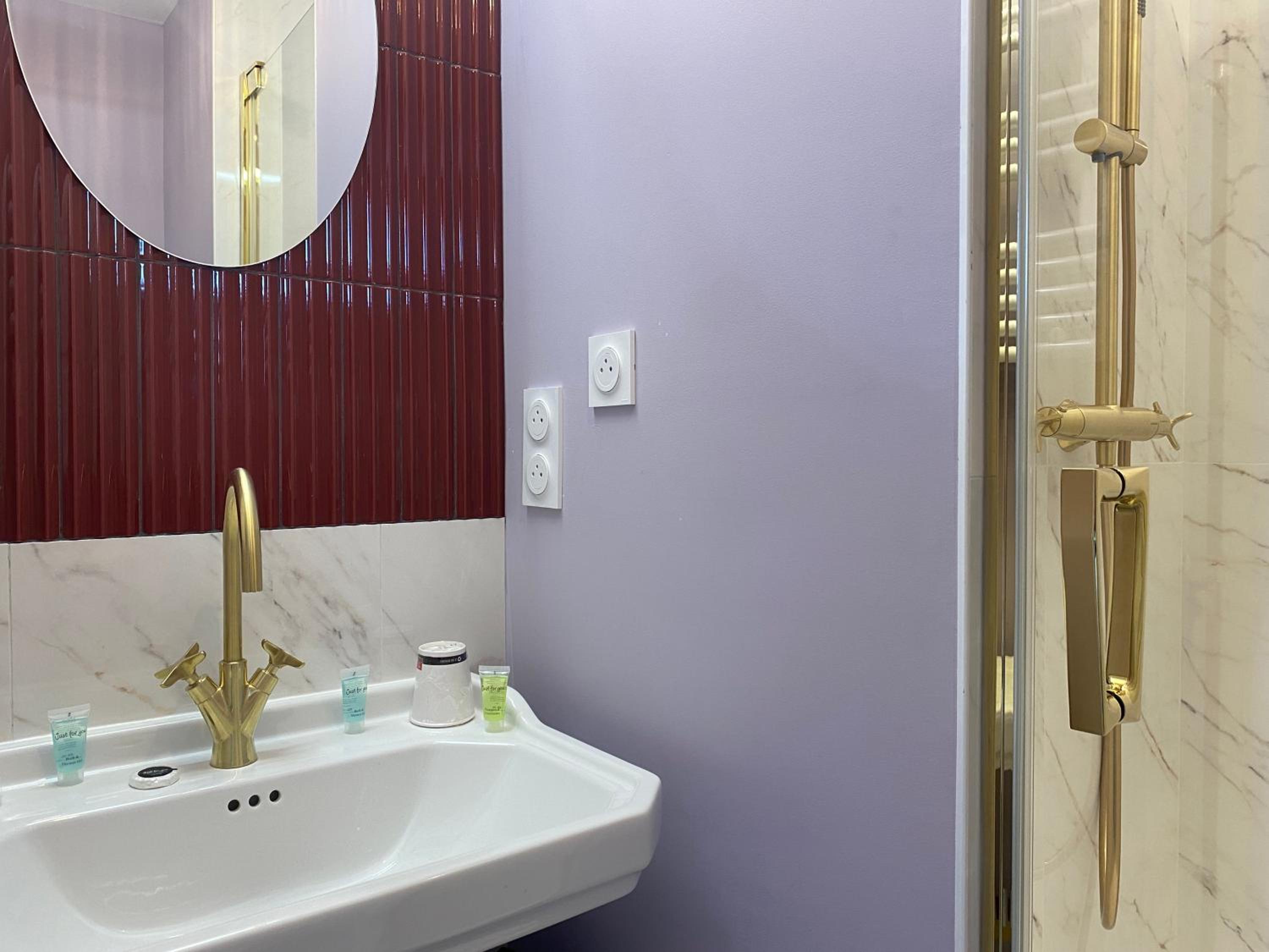 Standard Double Room - Photo 4