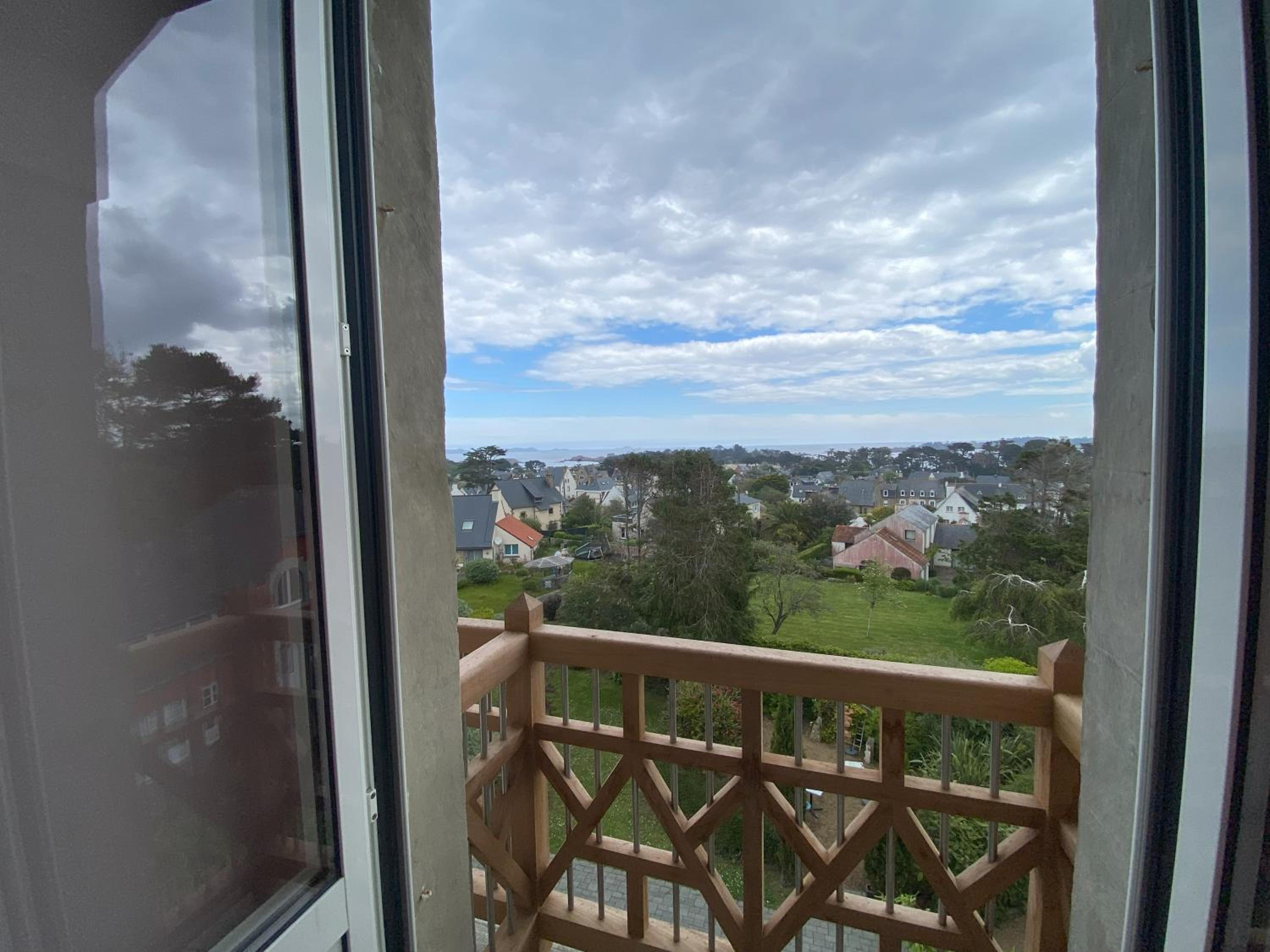 Double Room with Sea View - Photo 2