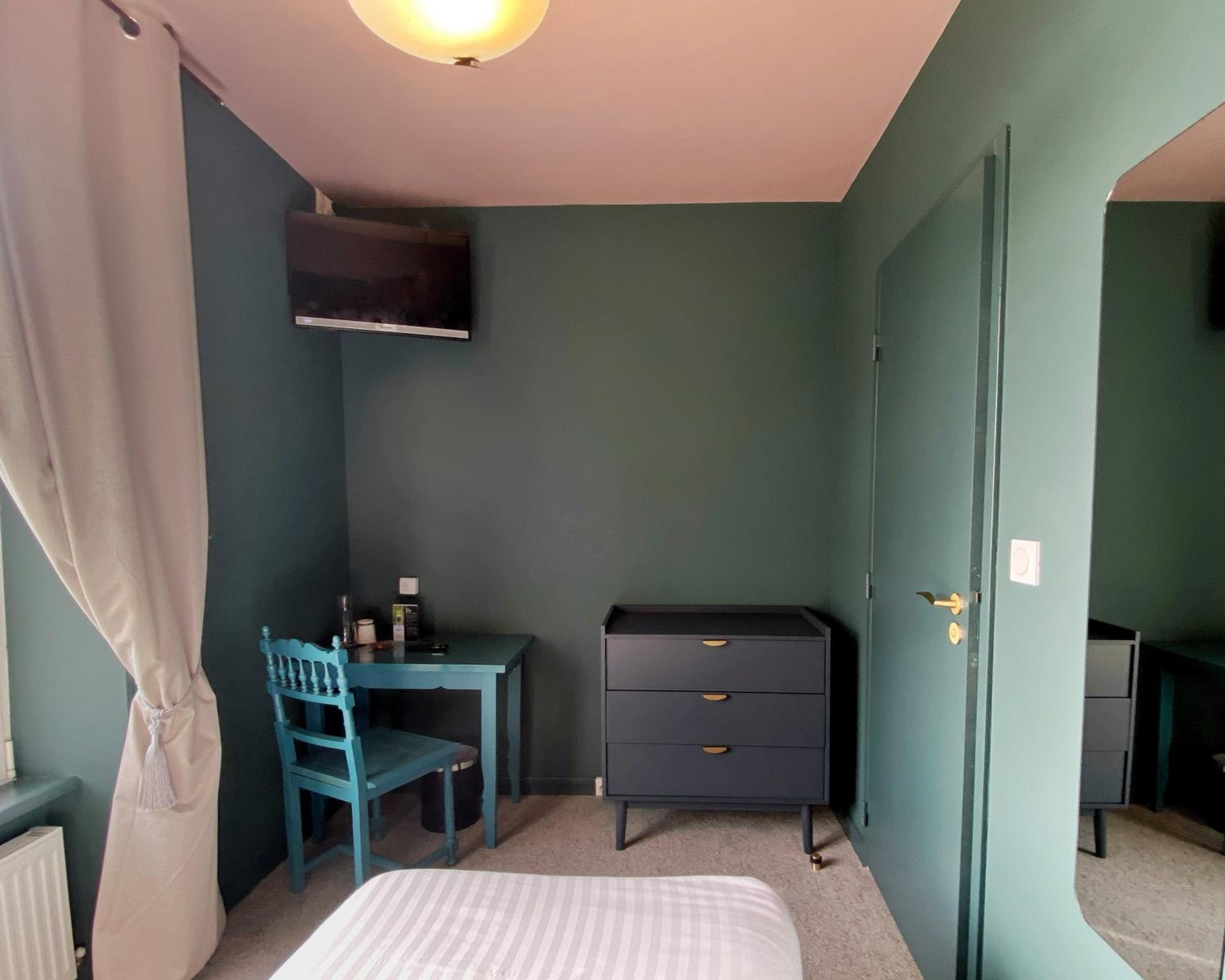 Single Room photo 3