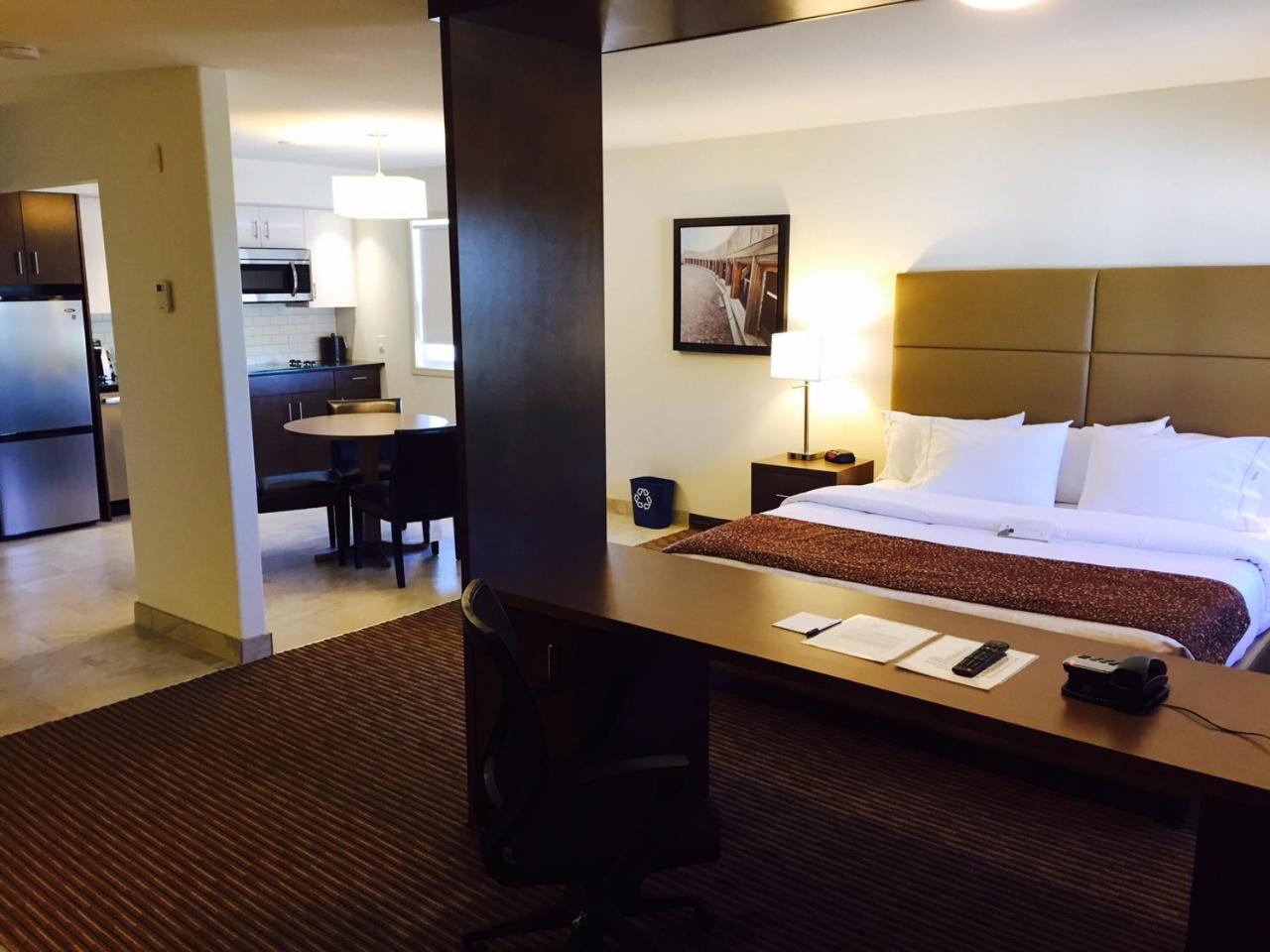 Queen Room with Two Queen Beds photo 3