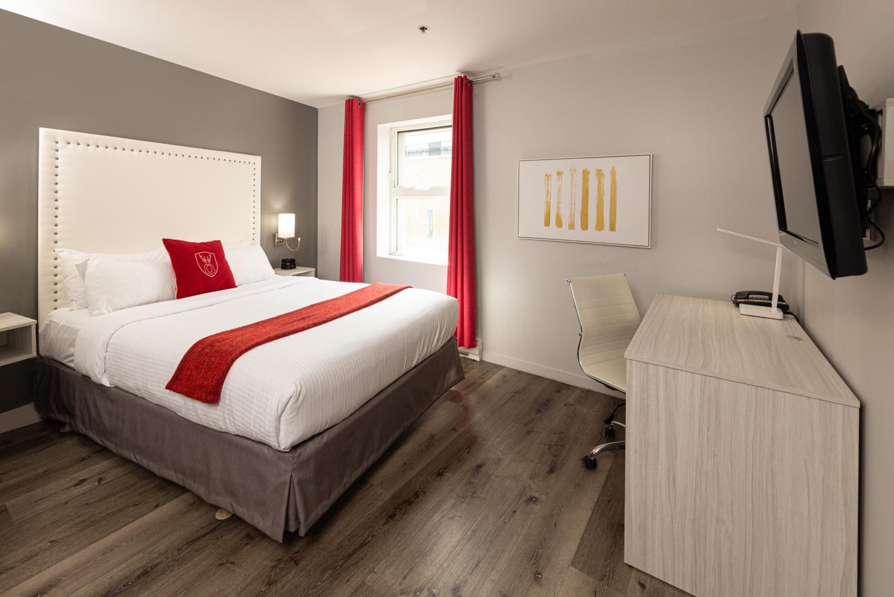 Queen Room - Photo 8
